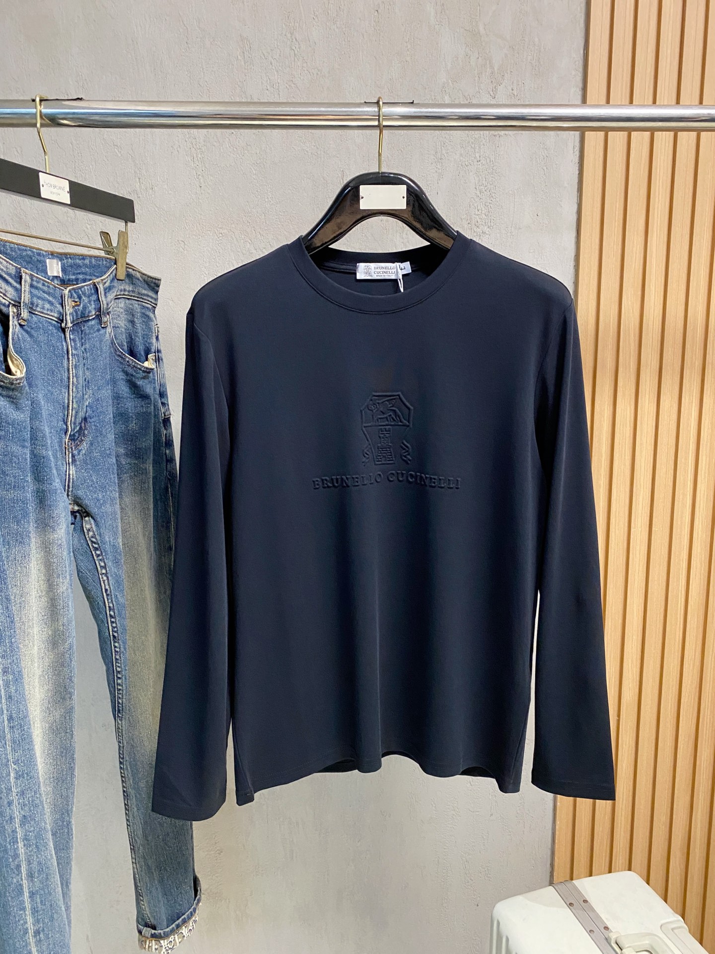 NO:525542,BC Bruti 25ss autumn [new product] new trade order round neck long sleeve base shirt long sleeve T-shirt internet celebrity style!  The upper body is comfortable and breathable, not stiff, and the overall three-dimensional sense is rich, and the quality export orders meet the simple needs of commuters for dress. The upper body is very effective, it looks slim and does not picky about the figure. The fabric workmanship... Improper, good craftsmanship can make you look good and tasteful, a must-have item for people with codes M-4XL, tees, t-shirt, alexander wang19860909BC布鲁提25ss秋季【新品】新款贸易订单圆领长袖打底衫长袖T恤网红款！上身舒适透气,不僵硬,整体有着丰富的立体感,品质出口订单,满足通勤人们对于着装的简约需求,上身效果很好,显瘦,不挑剔身材.面料做工....无可挑剔,好工艺好面料才能穿出好品味一款,人手必备单品 码数M-4XL,,tees，t-shirt,alexander wang,Men's clothing