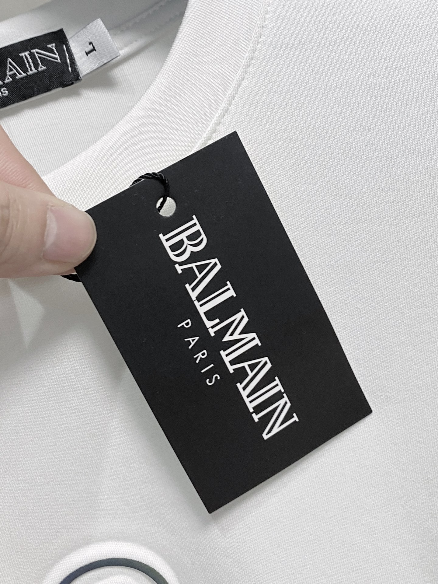 P巴利25ss秋季【新品】新款贸易订单圆领长袖打底衫长袖T恤网红款！上身舒适透气，不僵硬，整体有着丰富的