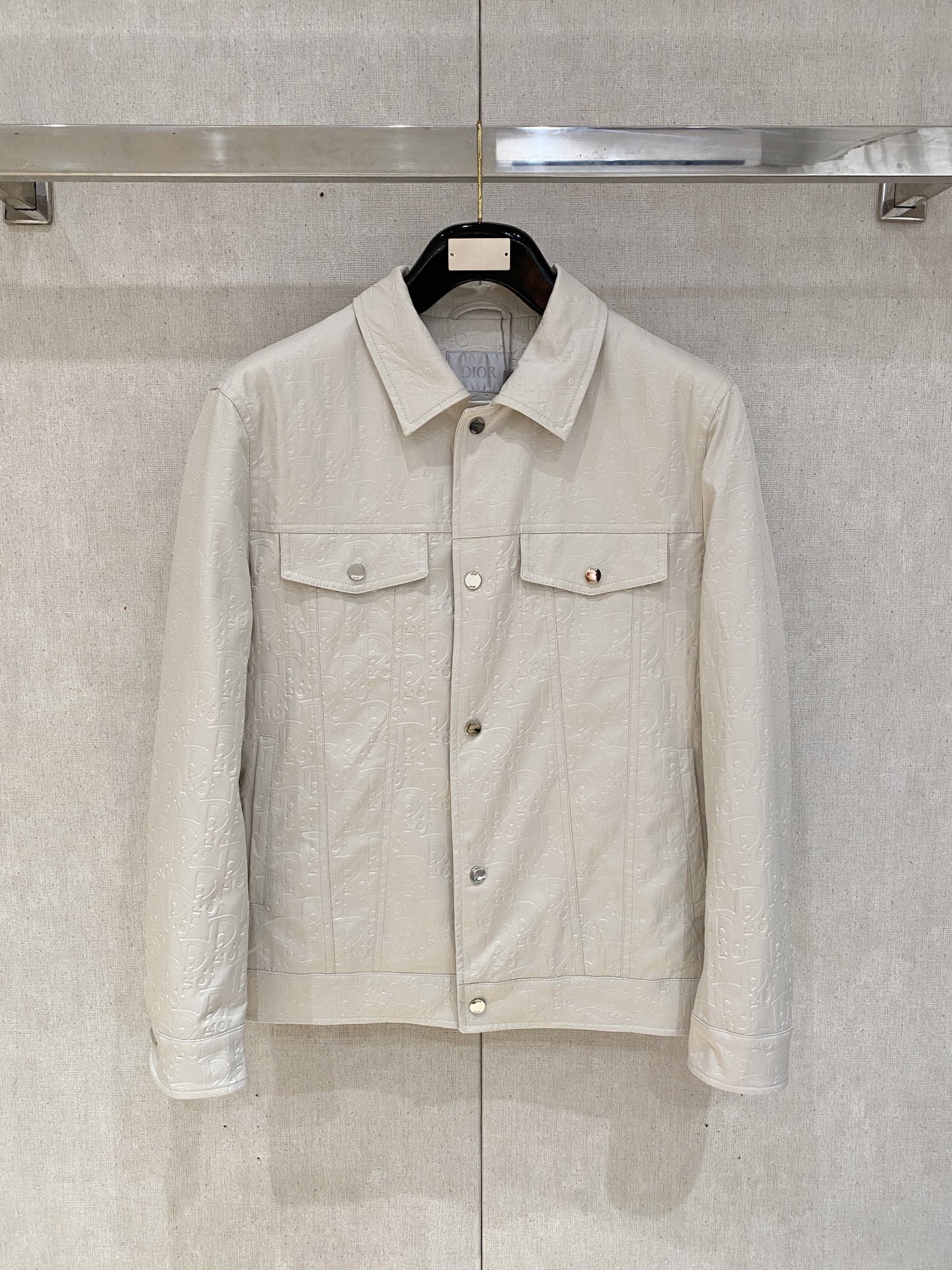 NO:538080,.Diro autumn and winter new original 1:1 custom hardware accessories fully imported and customized. Welcome to counter comparison. Absolutely high quality. It uses top-grade 95 white duck down. Super soft. It is fluffy and full. The super heavy fabric has a perfect fit. Pay attention to the super comfortable fabric. Exclusive model. Non-market goods. Size M for men and women. ~XXXL,,alexander wang.19860909.Diro 秋冬新款原版1:1订制五金配件全进口原版定制 欢迎专柜对比 绝对的高品质 采用顶级95白鸭绒 超柔软 充羽量蓬松饱满 超级重面料做工杠杠的版型完美 注意面料超舒服 独家款 非市场货 男女同款尺码M ～XXXL,,alexander wang,Men's clothing