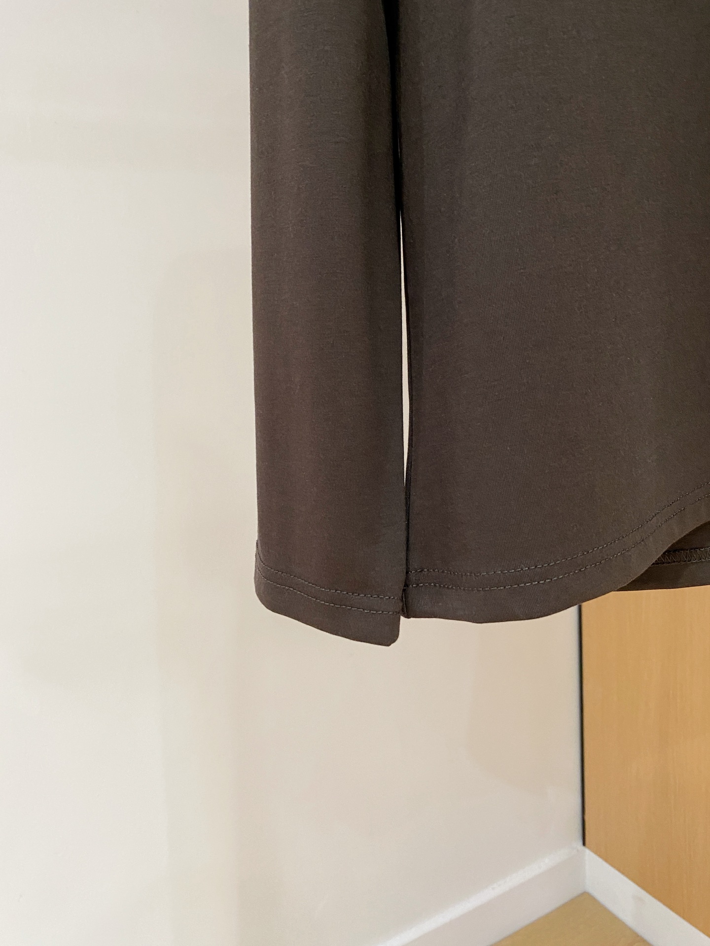 P杜嘉班纳25ss秋季【新品】新款贸易订单圆领长袖打底衫长袖T恤网红款！上身舒适透气，不僵硬，整体有着丰