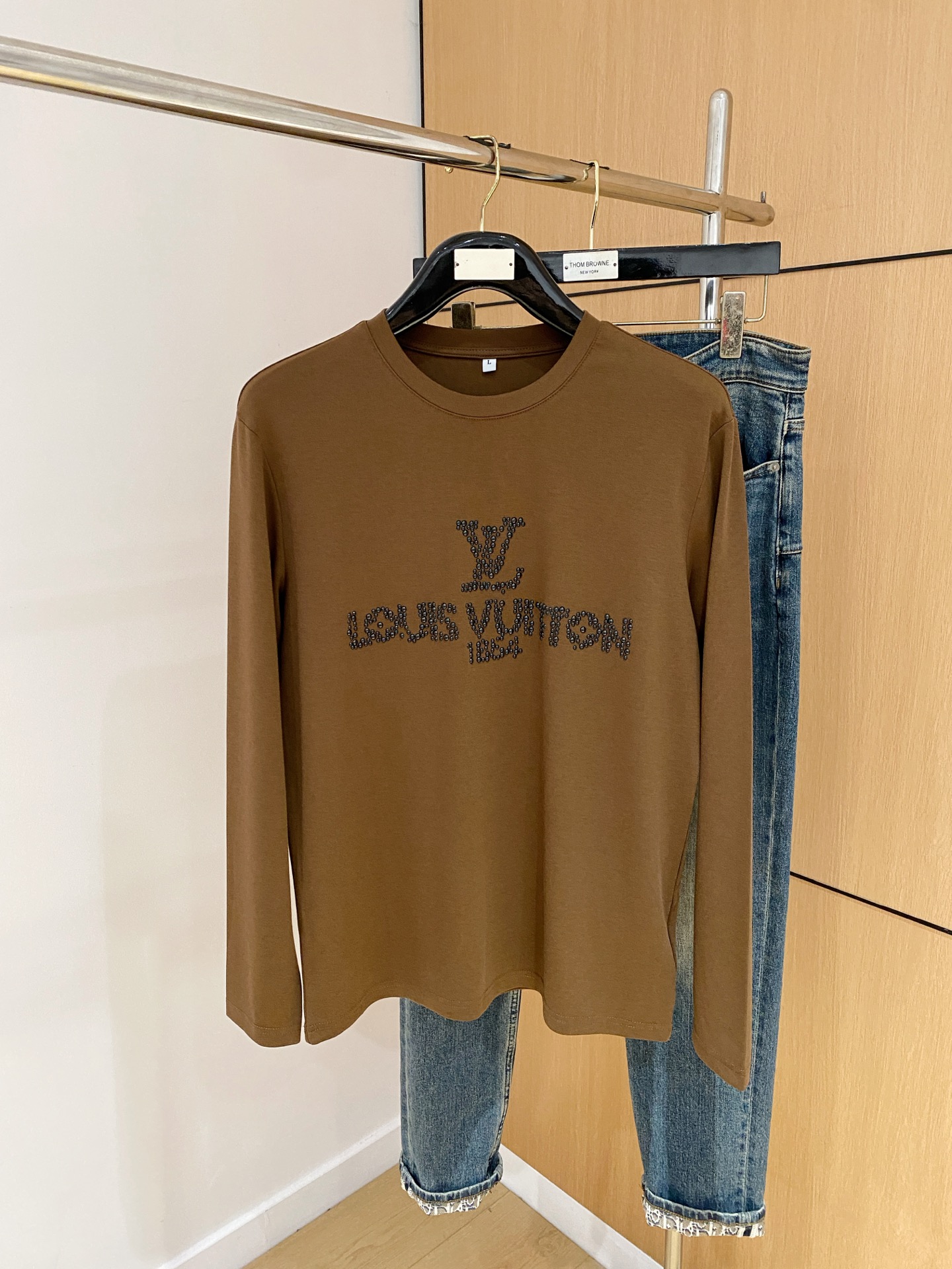 PLV 25ss秋季【新品】新款贸易订单圆领长袖打底衫长袖T恤网红款！上身舒适透气，不僵硬，整体有着丰富