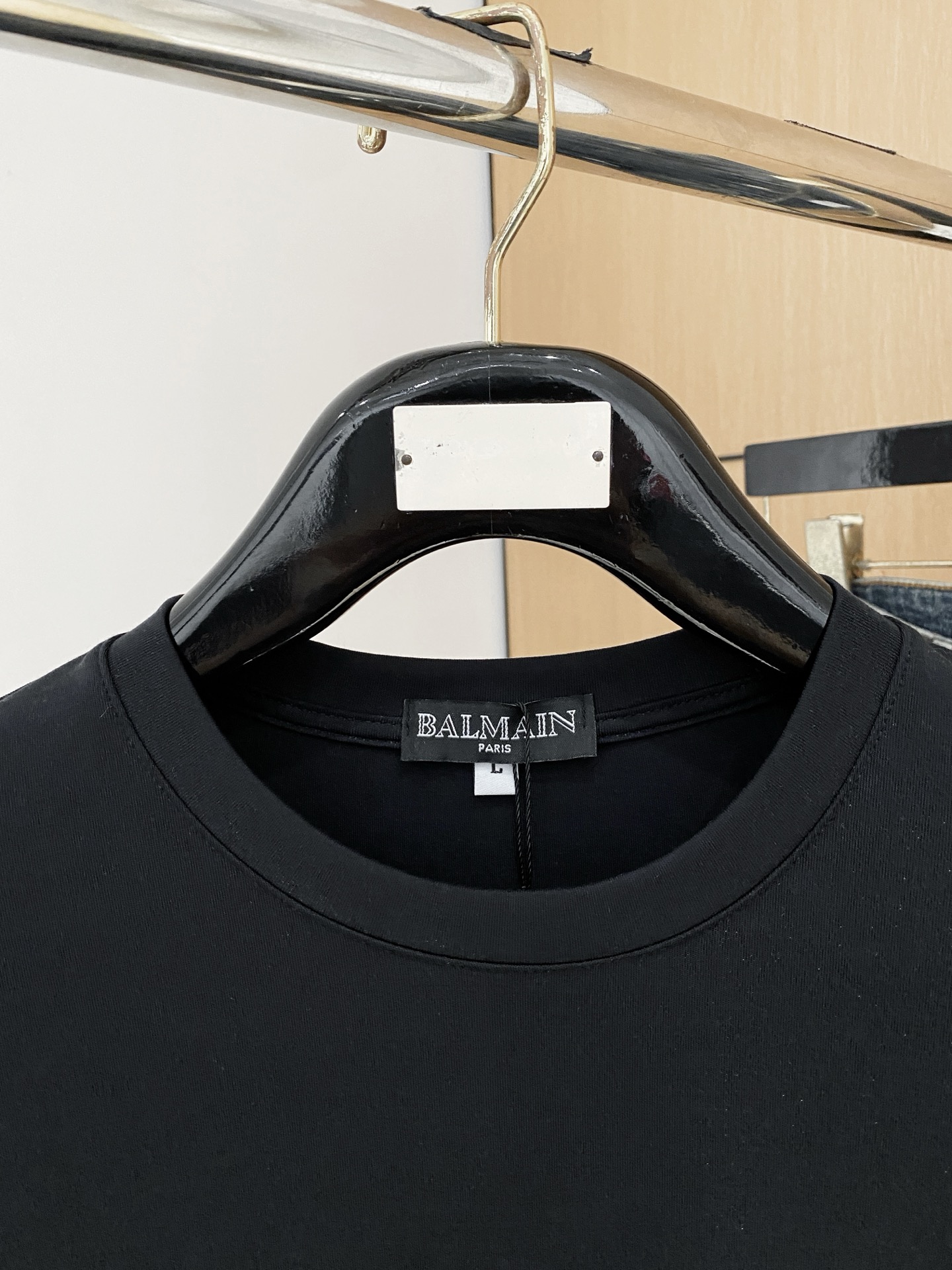 P巴利25ss秋季【新品】新款贸易订单圆领长袖打底衫长袖T恤网红款！上身舒适透气，不僵硬，整体有着丰富的