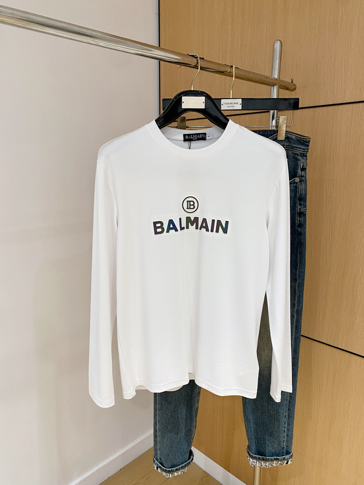 P巴利25ss秋季【新品】新款贸易订单圆领长袖打底衫长袖T恤网红款！上身舒适透气，不僵硬，整体有着丰富的