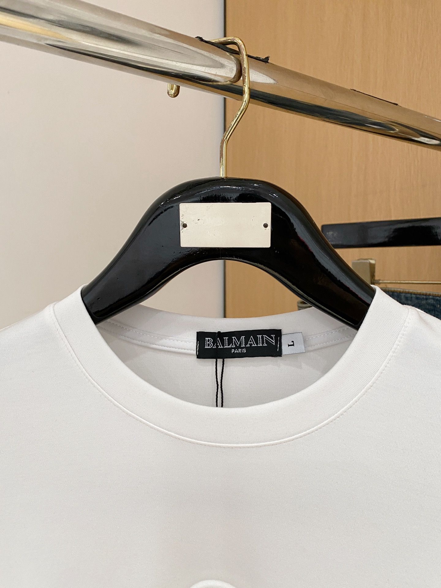 P巴利25ss秋季【新品】新款贸易订单圆领长袖打底衫长袖T恤网红款！上身舒适透气，不僵硬，整体有着丰富的