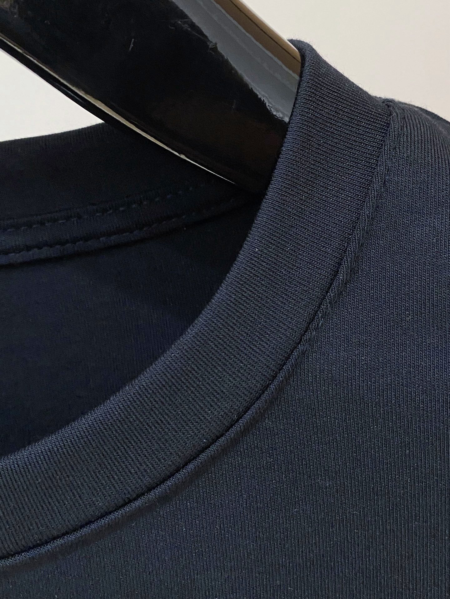 P汤米25ss秋季【新品】新款贸易订单圆领长袖打底衫长袖T恤网红款！上身舒适透气，不僵硬，整体有着丰富的