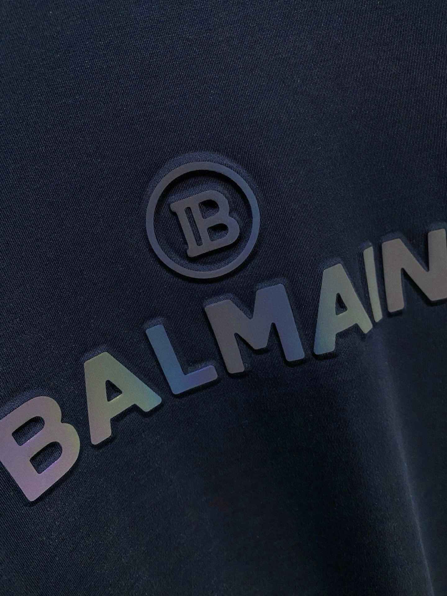 P巴利25ss秋季【新品】新款贸易订单圆领长袖打底衫长袖T恤网红款！上身舒适透气，不僵硬，整体有着丰富的