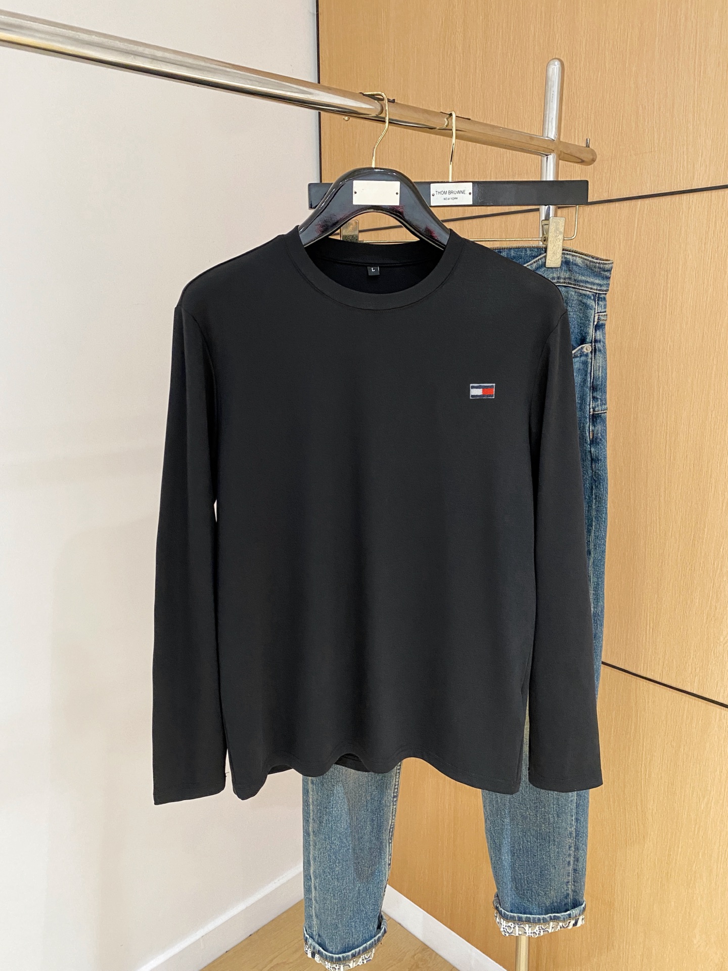 P汤米25ss秋季【新品】新款贸易订单圆领长袖打底衫长袖T恤网红款！上身舒适透气，不僵硬，整体有着丰富的