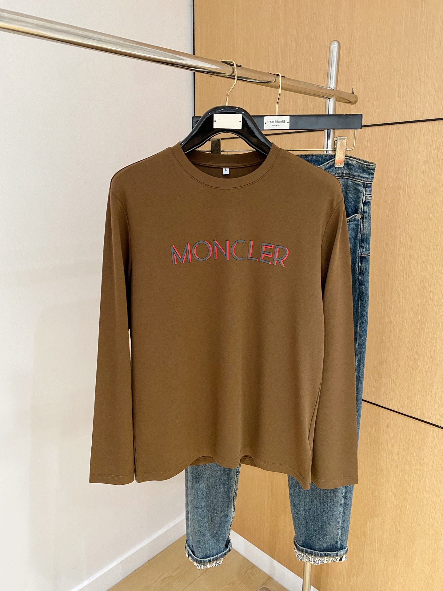 P蒙口25ss秋季【新品】新款贸易订单圆领长袖打底衫长袖T恤网红款！上身舒适透气，不僵硬，整体有着丰富的