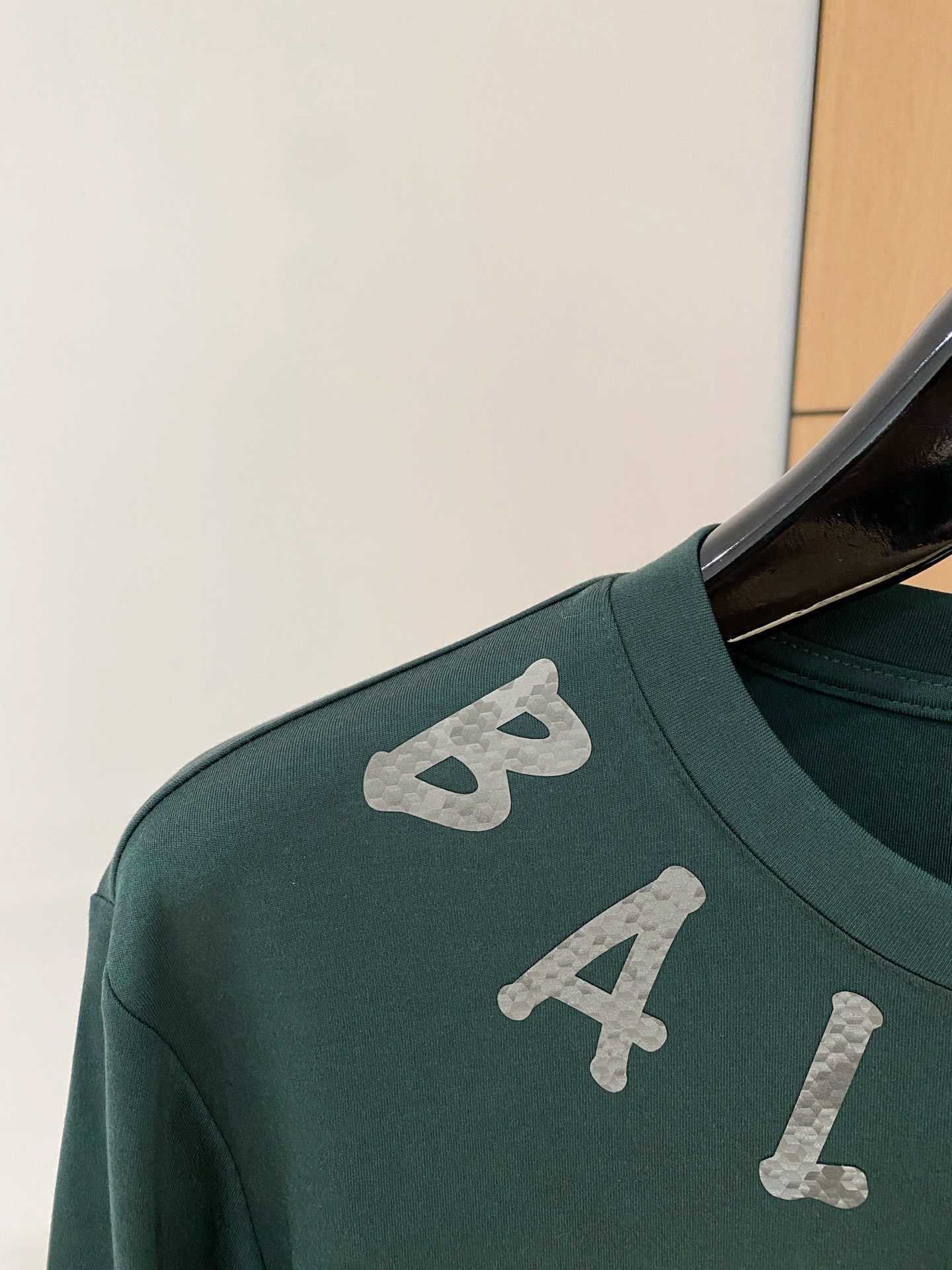 P阿尔曼25ss秋季【新品】新款贸易订单圆领长袖打底衫长袖T恤网红款！上身舒适透气，不僵硬，整体有着丰富