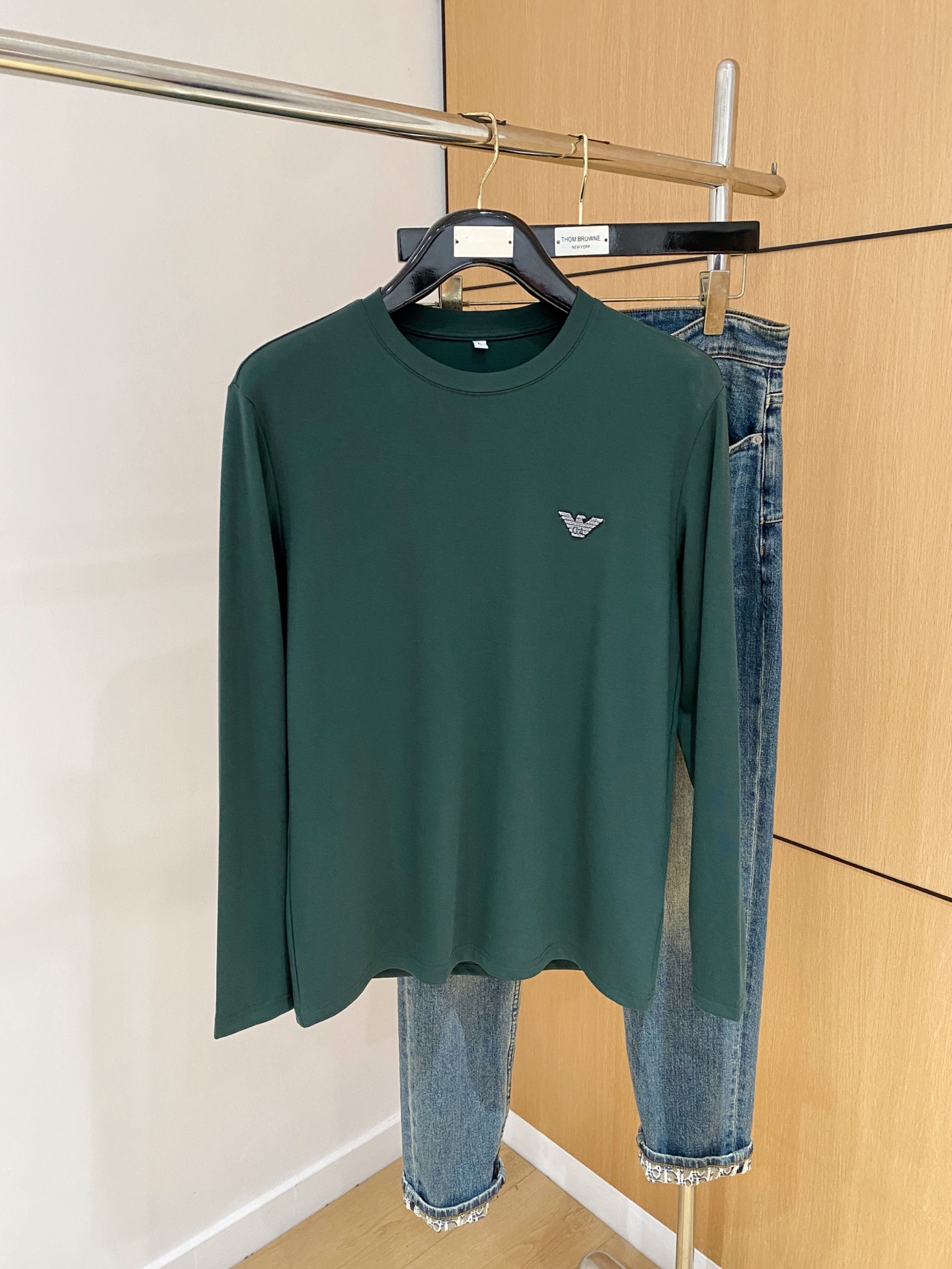 P阿玛尼25ss秋季【新品】新款贸易订单圆领长袖打底衫长袖T恤网红款！上身舒适透气，不僵硬，整体有着丰富