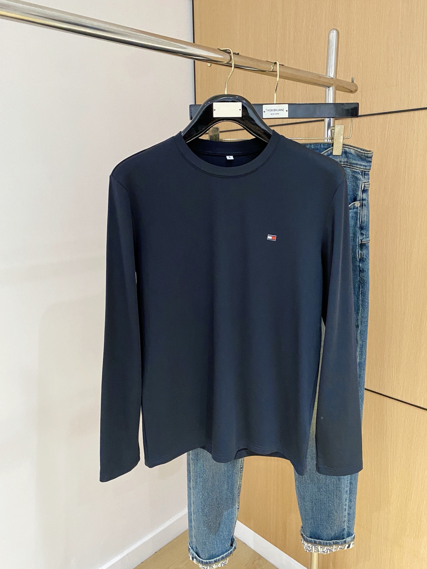 P汤米25ss秋季【新品】新款贸易订单圆领长袖打底衫长袖T恤网红款！上身舒适透气，不僵硬，整体有着丰富的