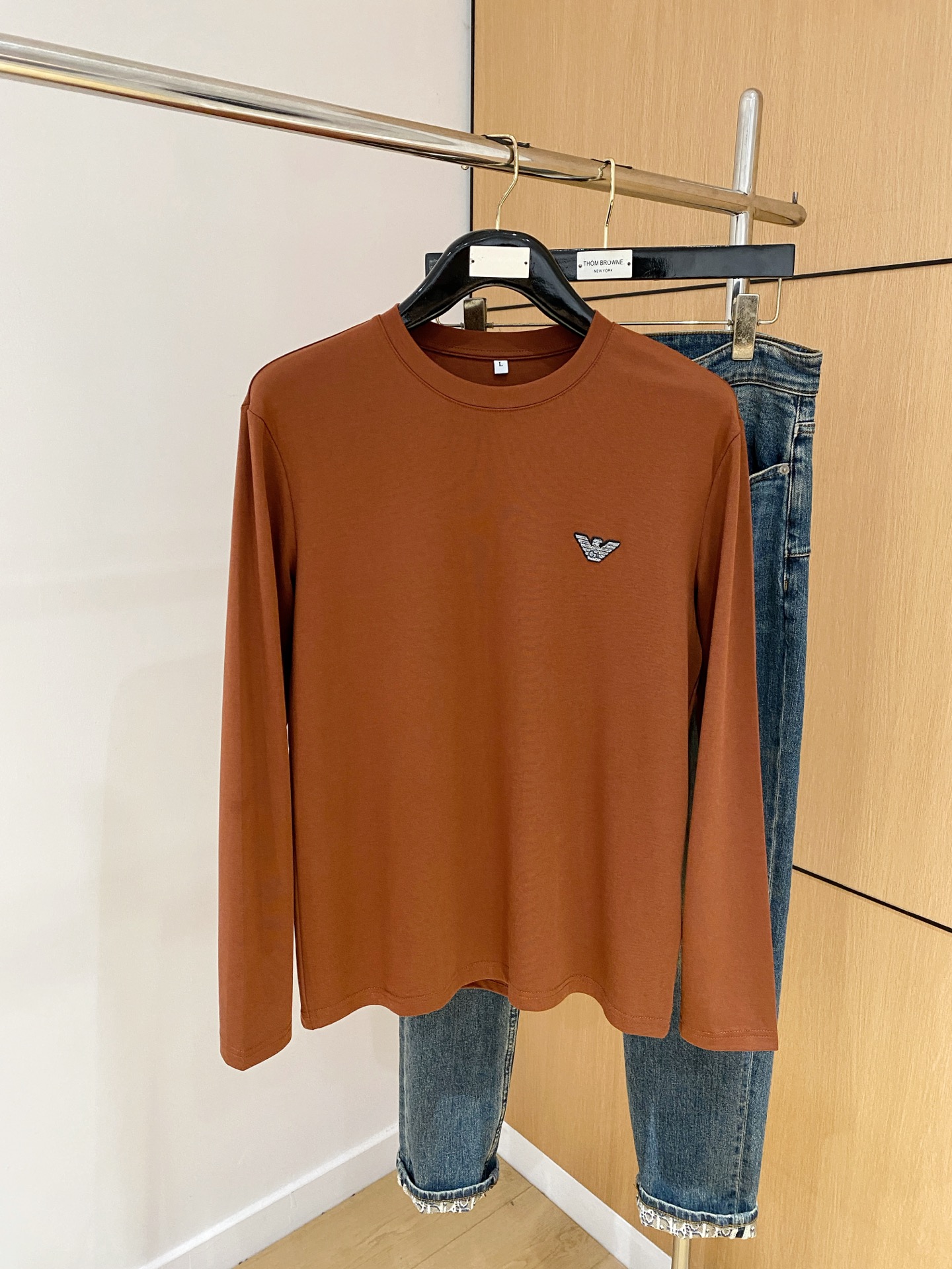 P阿玛尼25ss秋季【新品】新款贸易订单圆领长袖打底衫长袖T恤网红款！上身舒适透气，不僵硬，整体有着丰富