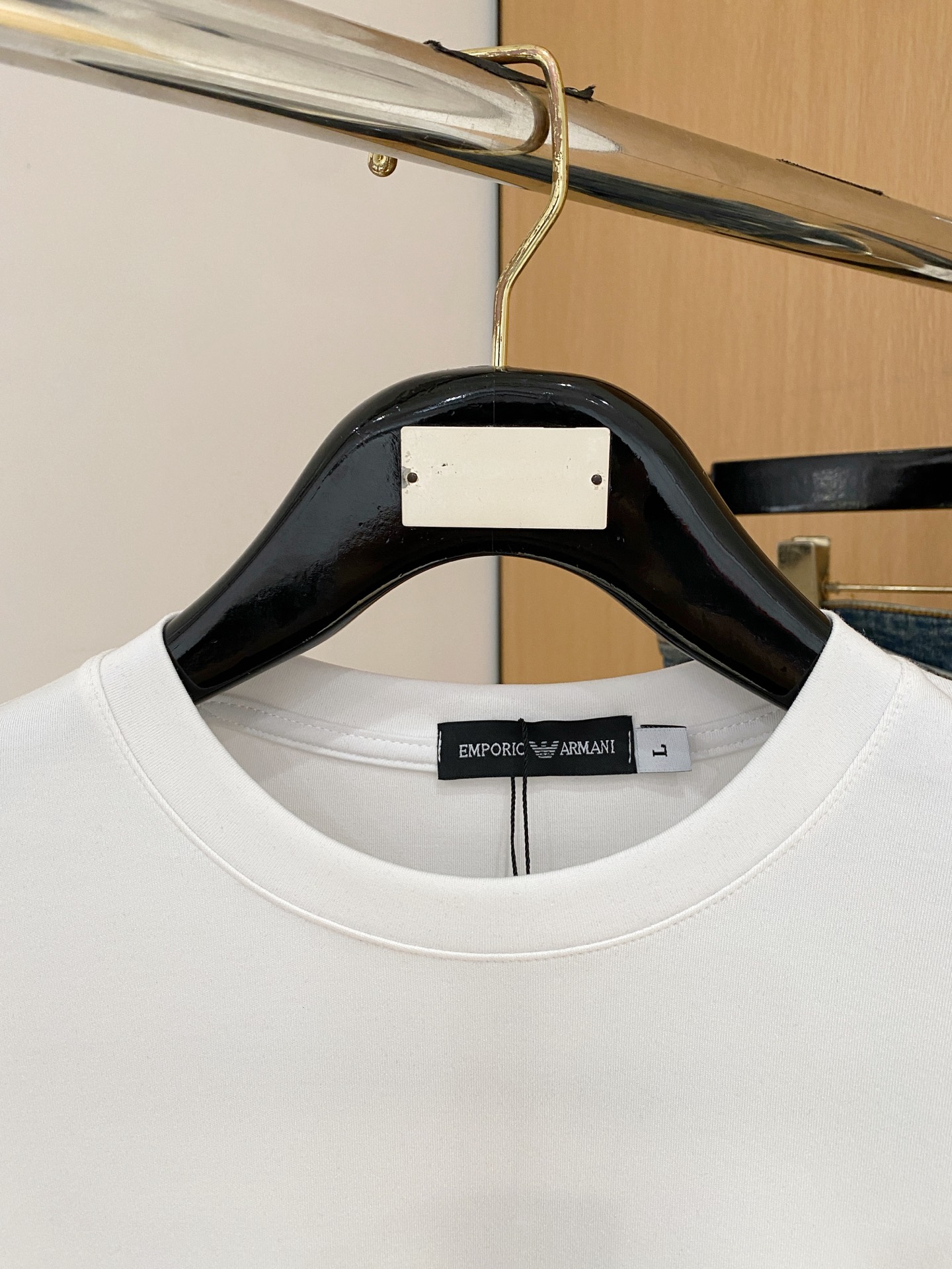 P阿玛尼25ss秋季【新品】新款贸易订单圆领长袖打底衫长袖T恤网红款！上身舒适透气，不僵硬，整体有着丰富