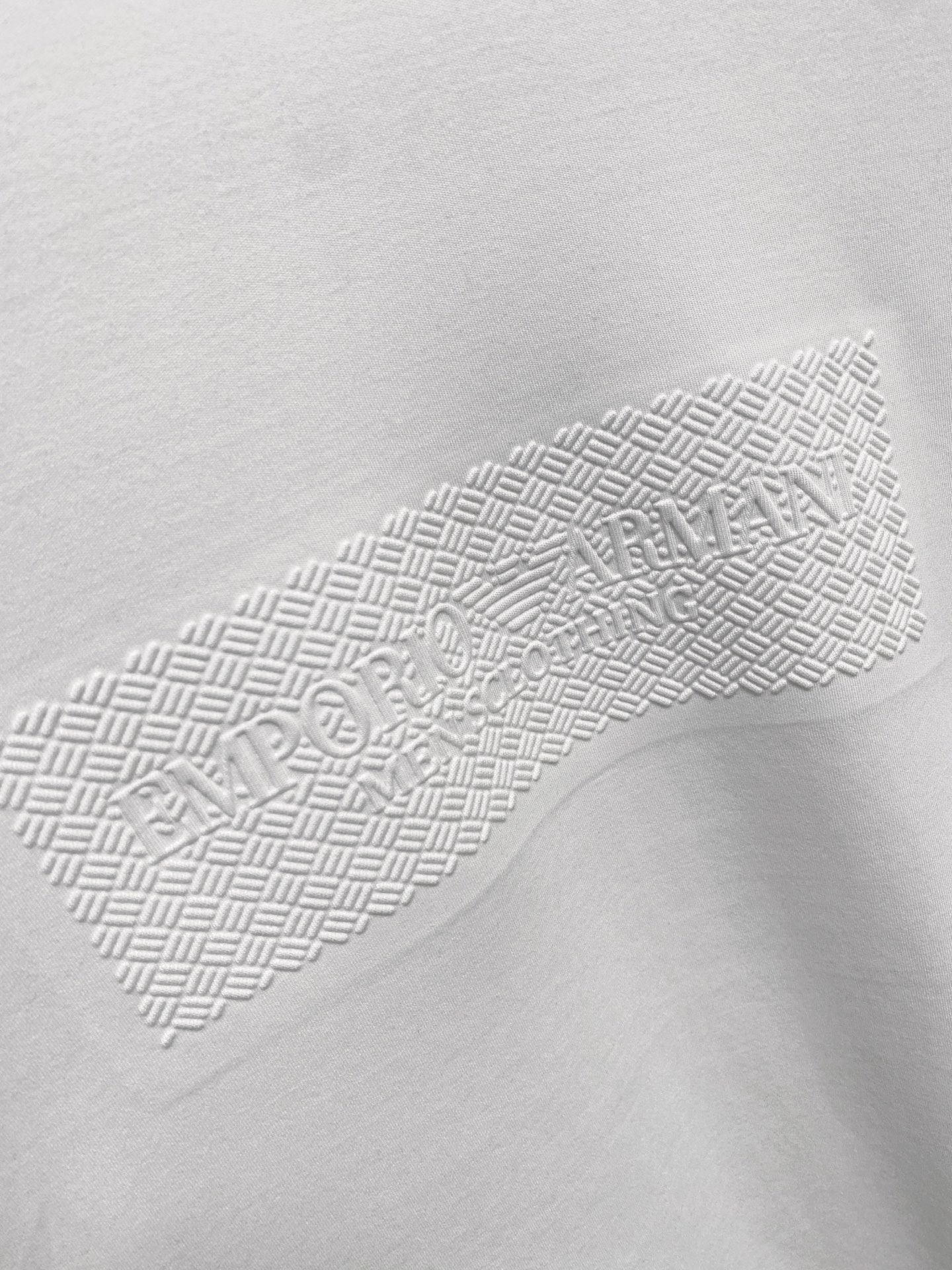 P阿玛尼25ss秋季【新品】新款贸易订单圆领长袖打底衫长袖T恤网红款！上身舒适透气，不僵硬，整体有着丰富