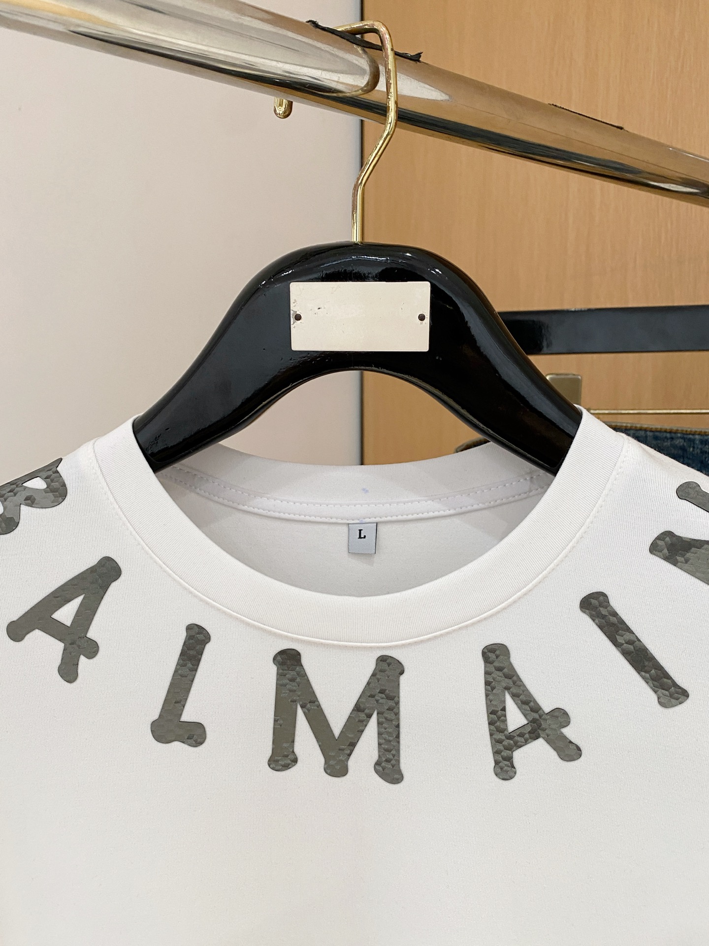 P巴尔曼25ss秋季【新品】新款贸易订单圆领长袖打底衫长袖T恤网红款！上身舒适透气，不僵硬，整体有着丰富