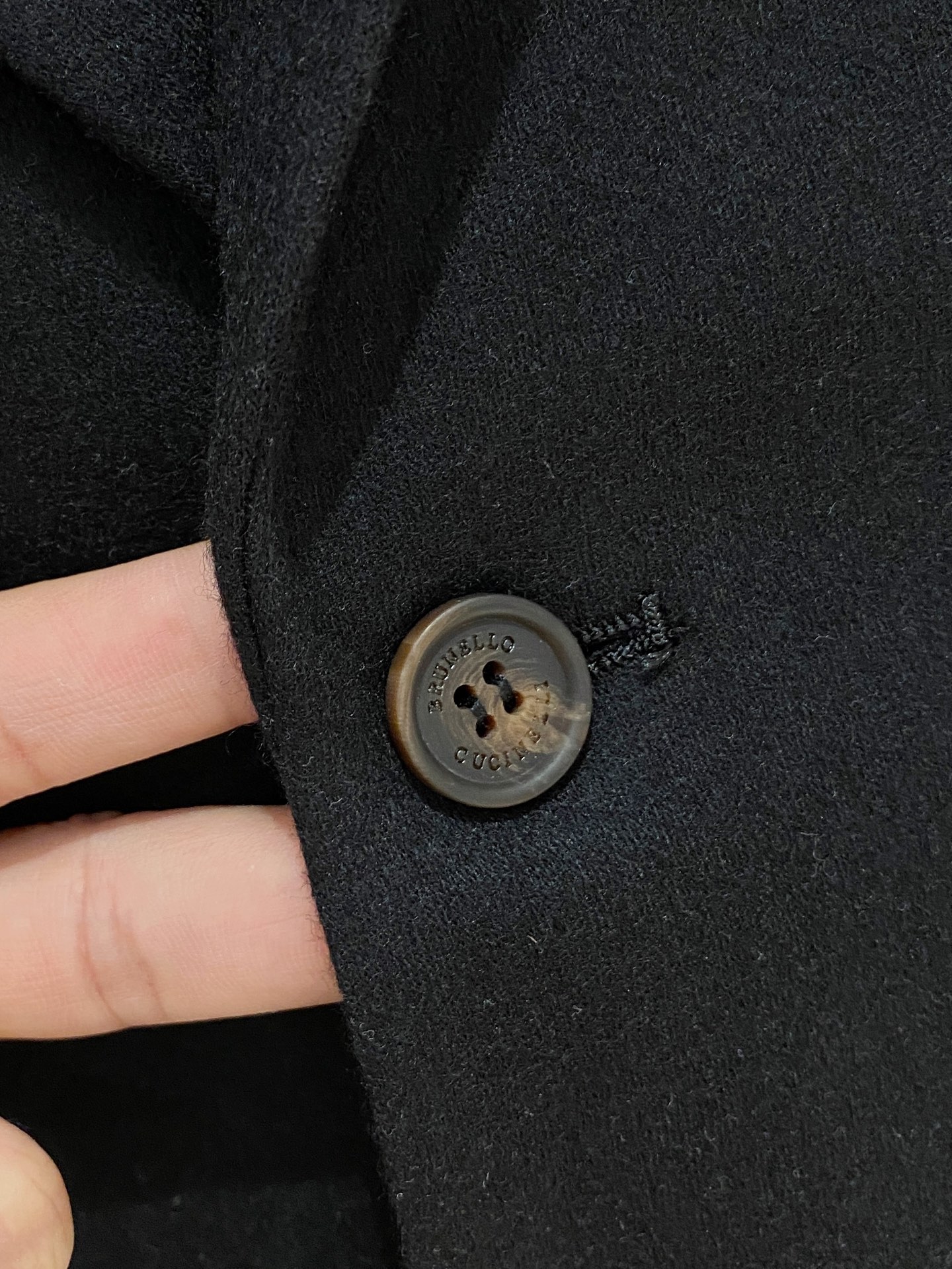 （推荐）BC 2025秋冬新款混纺面料男士修身西服外套2️⃣个颜色：浅米色款显得更加清新、柔和，适合日常