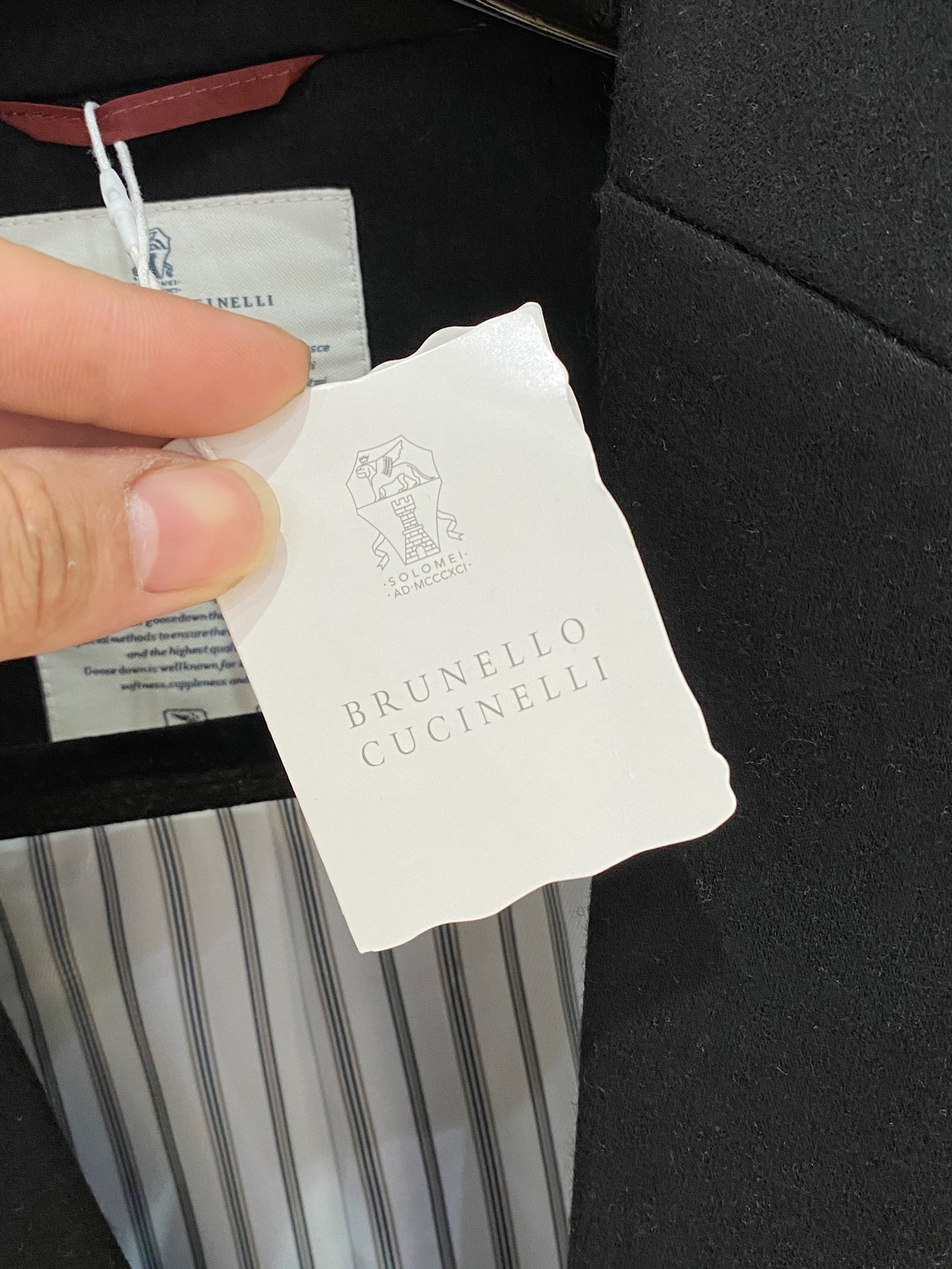 （推荐）BC 2025秋冬新款混纺面料男士修身西服外套2️⃣个颜色：浅米色款显得更加清新、柔和，适合日常