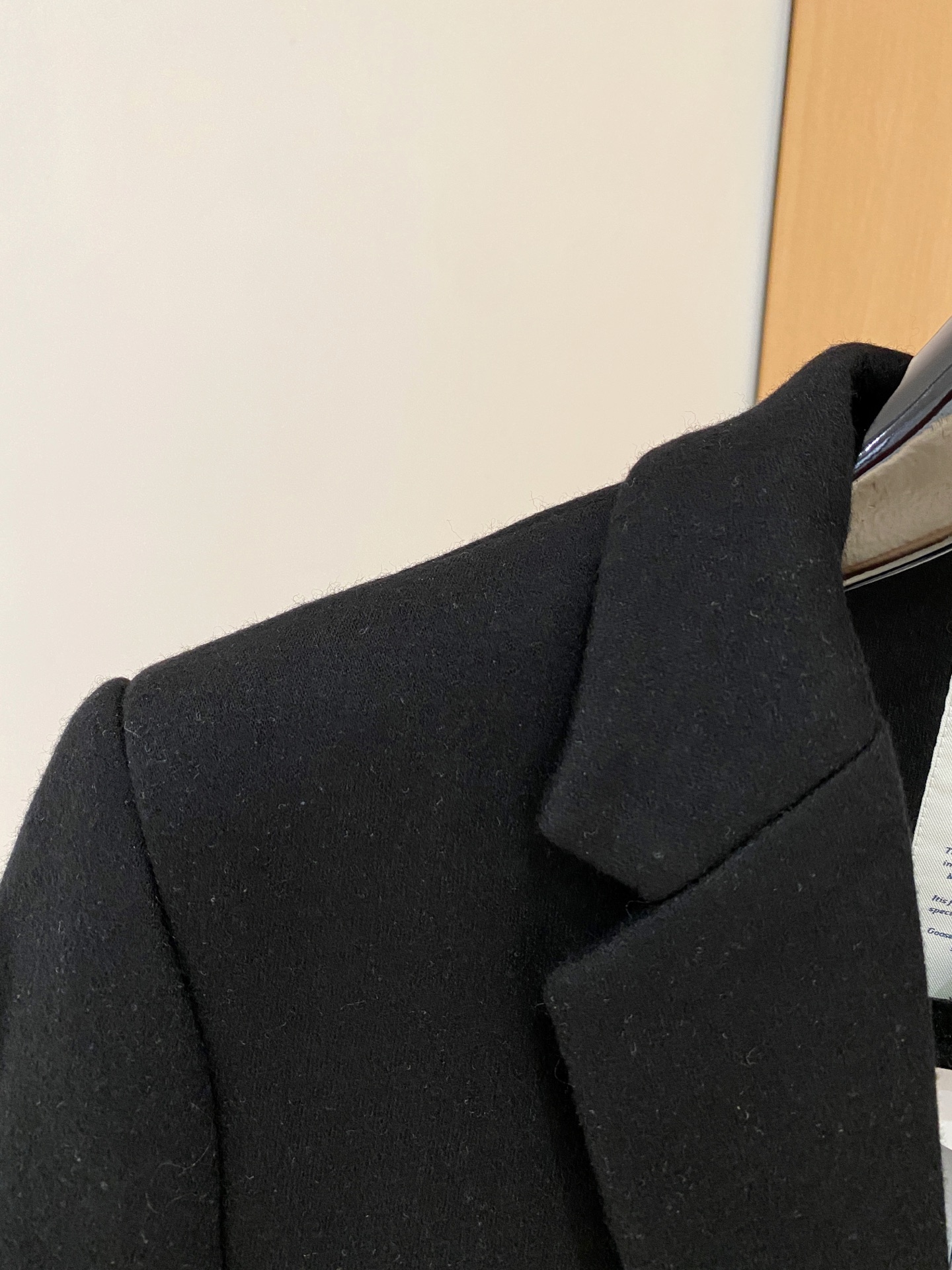 （推荐）BC 2025秋冬新款混纺面料男士修身西服外套2️⃣个颜色：浅米色款显得更加清新、柔和，适合日常