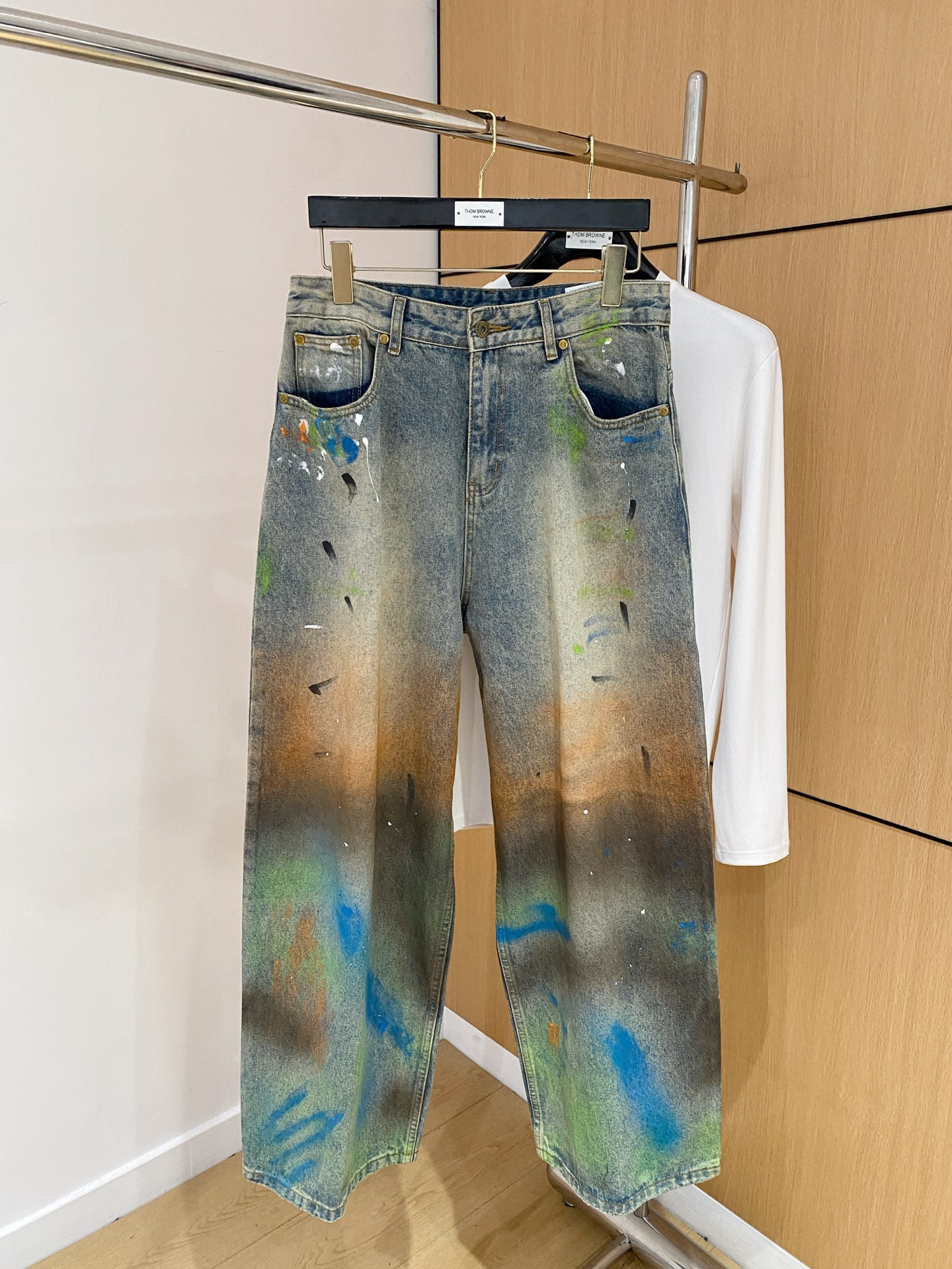 NO:538424,Luo Yiwei [New Product] is available for high-end exclusive sale. The 25SS four-season super-burning and explosive series of the most jeans. Exclusively launched. Original custom high-end quality fabric. Customized hardware style slim-fitting tailoring. The fabric has elasticity. The micro-elastic upper body is super comfortable. A must-have item!  Counter size S-3XL, loewe, jeans, alexander wang19860909罗意威【新品】高端独家发售 25SS四季款超燃炸街系列之最牛仔裤 独家隆重推出 原版定制高端品质面料 定制五金版型修身剪裁 面料带弹力 微弹上身舒适度超高 必爆单品！专柜尺码S-3XL,,loewe,jeans,alexander wang,Men's clothing