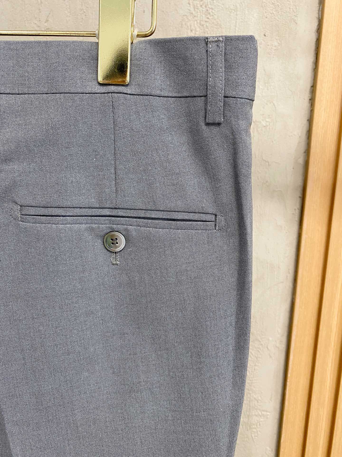 (新品)！25四季款Thom Browne汤姆布朗西服套装可不是像一般服饰那么简单容易能生产的,面料要求