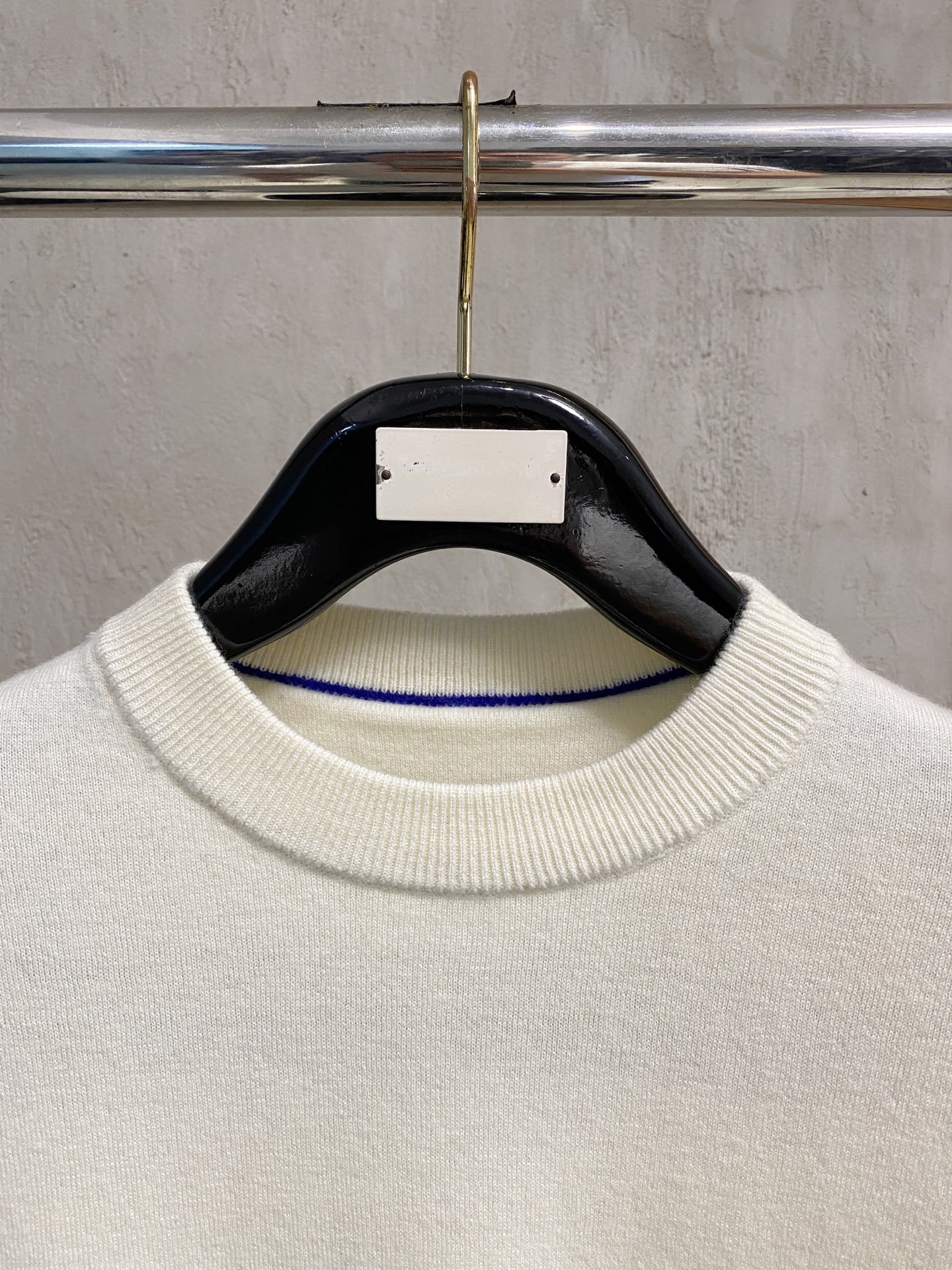 Classic Fit Solid Color Cashmere Blend Sweater 3 i1758288186602 3811 0 1