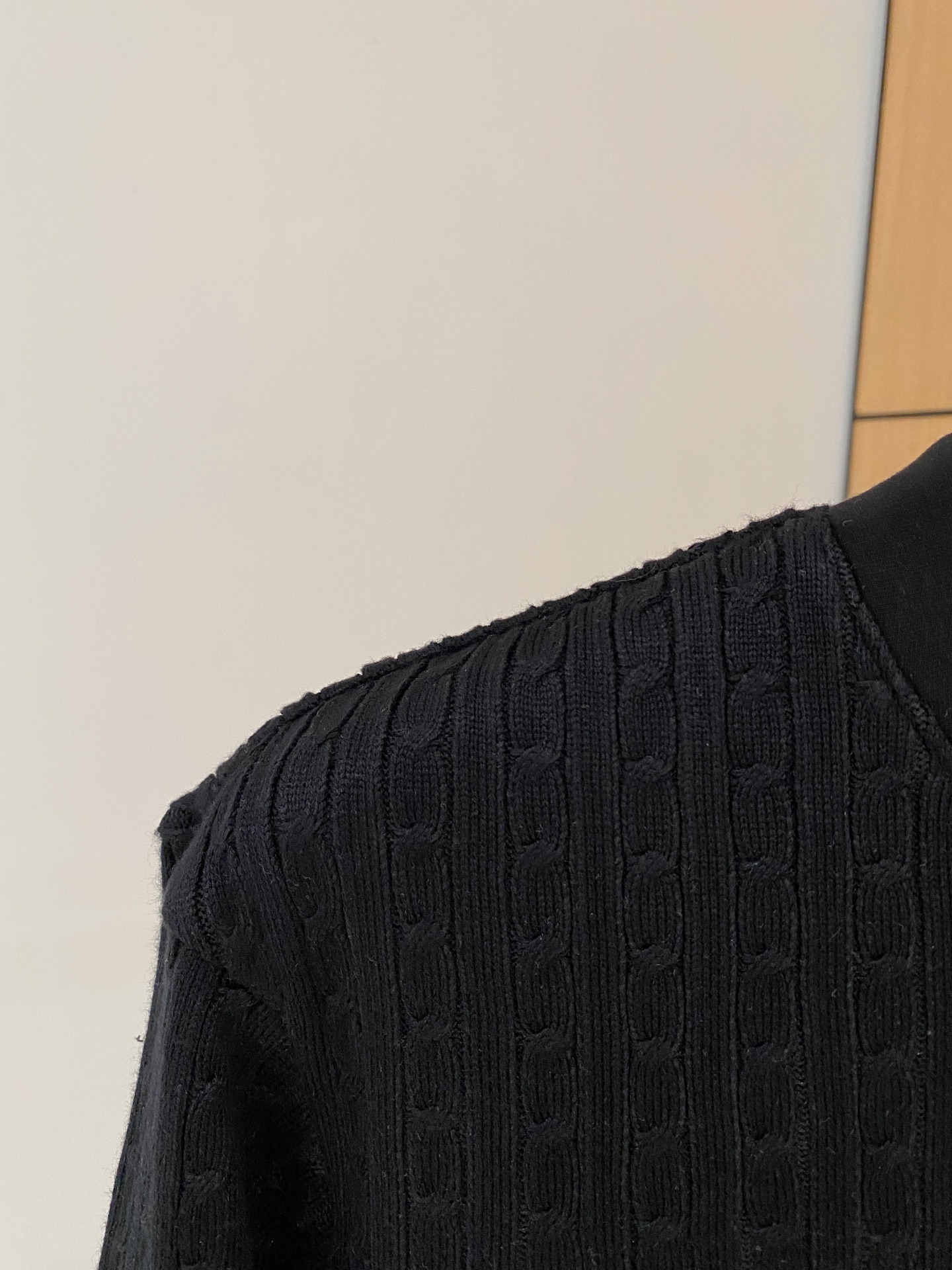 顶级品质>专柜官网同步发售！辅料全部原版定制出品，贸易公司真品订单。高级定制进口面料，以天然植物纖維提炼