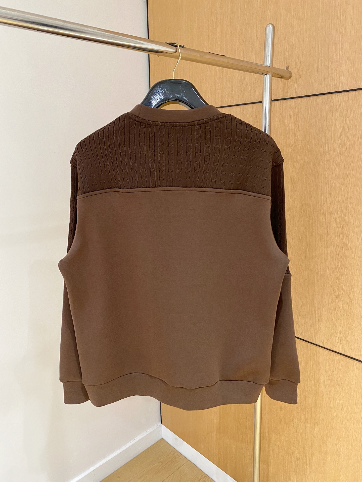 顶级品质>专柜官网同步发售！辅料全部原版定制出品，贸易公司真品订单。高级定制进口面料，以天然植物纖維提炼