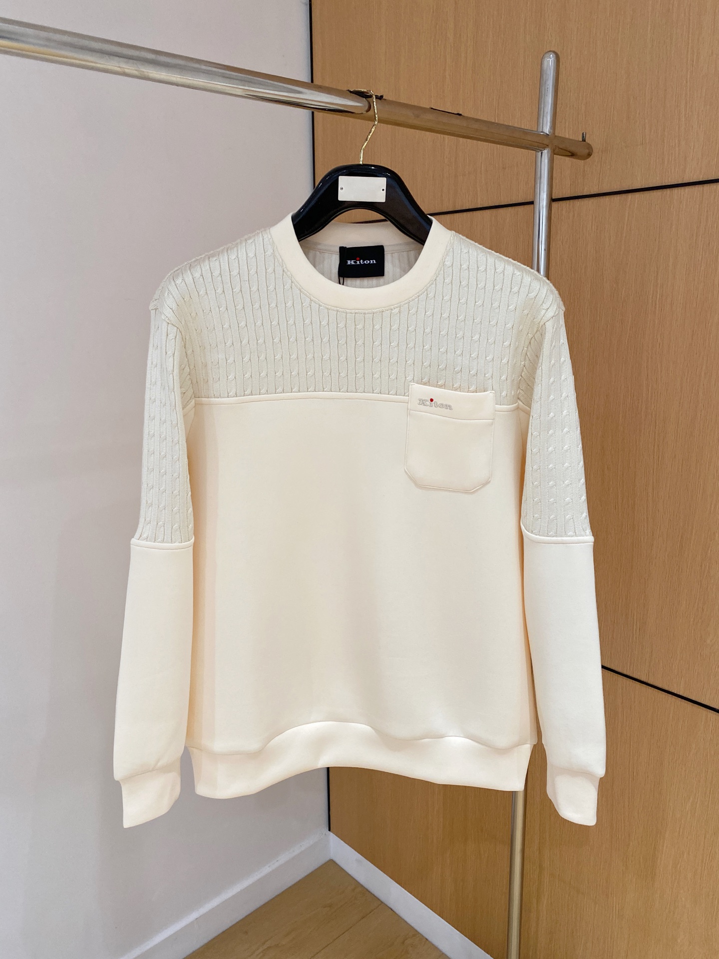 顶级品质>专柜官网同步发售！辅料全部原版定制出品，贸易公司真品订单。高级定制进口面料，以天然植物纖維提炼