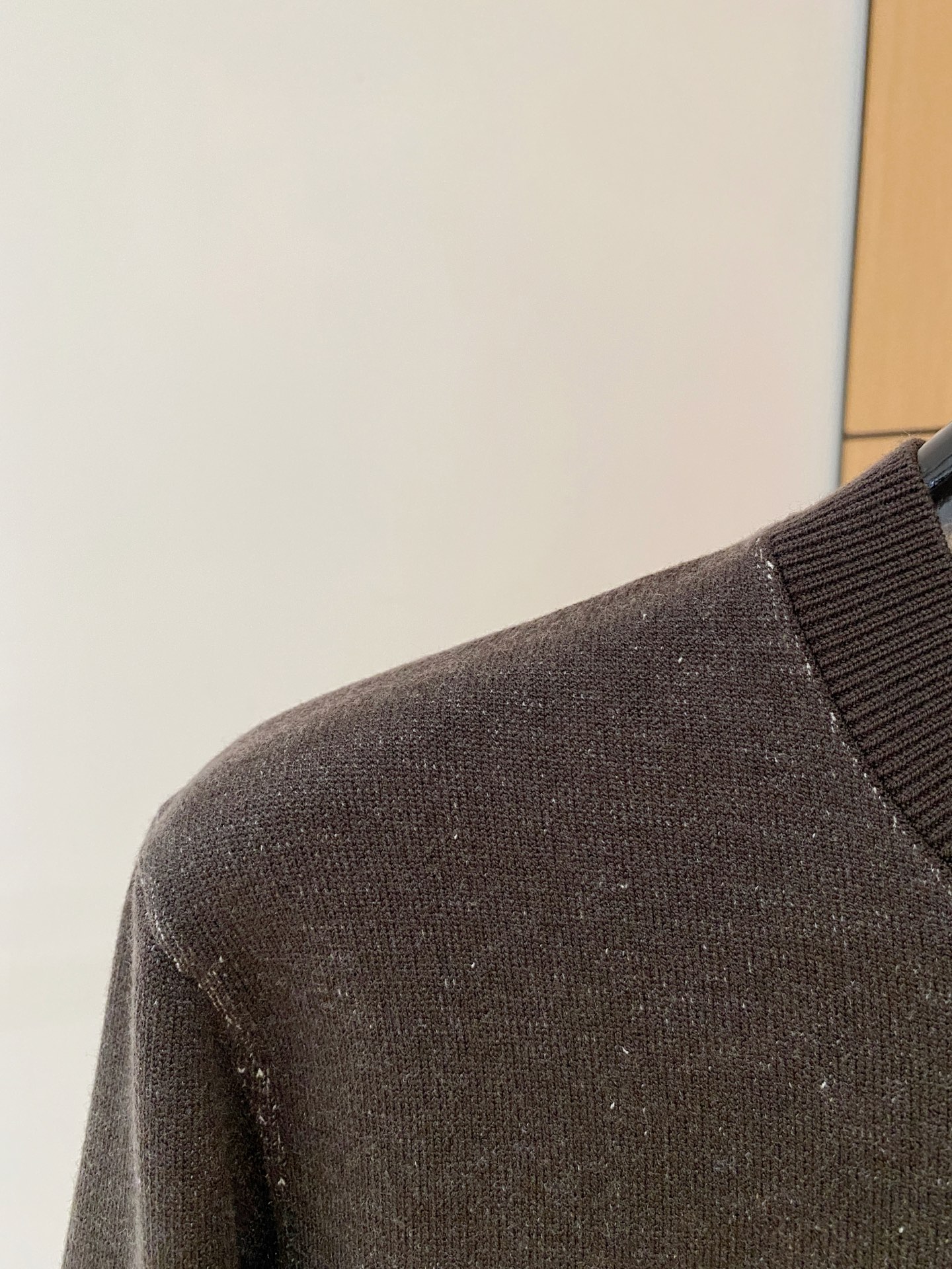 顶级品质>专柜官网同步发售！辅料全部原版定制出品，贸易公司真品订单。高级定制进口面料，以天然植物纖維提炼