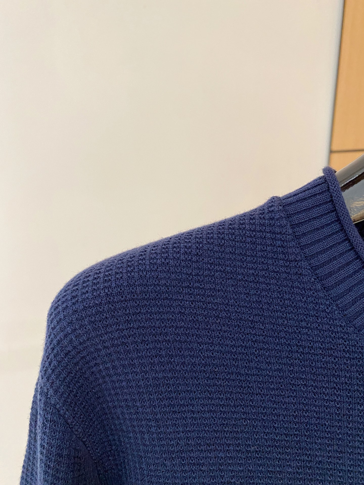 顶级品质>专柜官网同步发售！辅料全部原版定制出品，贸易公司真品订单。高级定制进口面料，以天然植物纖維提炼