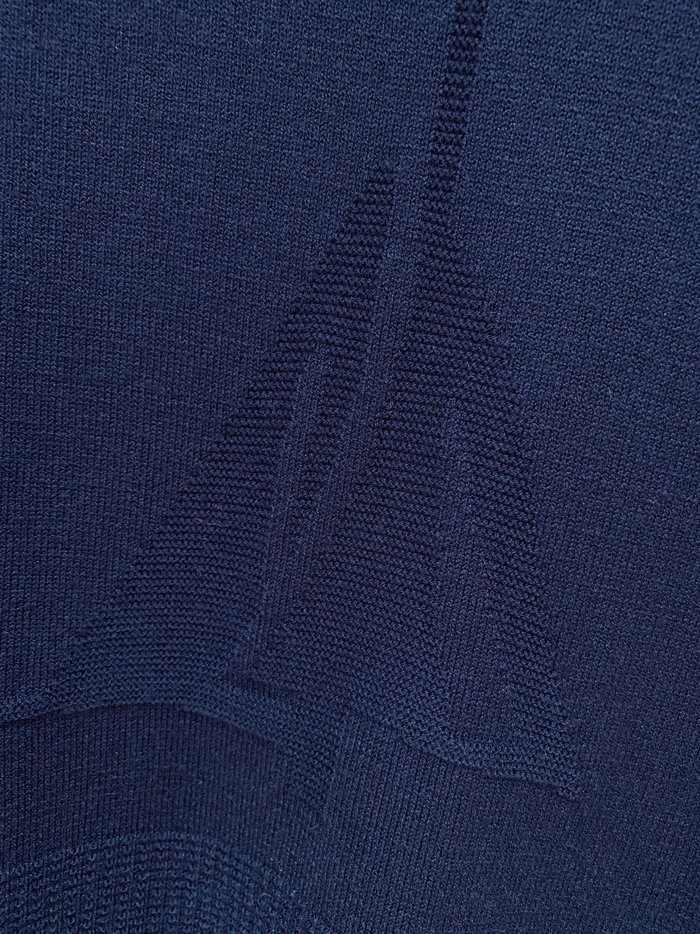 顶级品质>专柜官网同步发售！辅料全部原版定制出品，贸易公司真品订单。高级定制进口面料，以天然植物纖維提炼