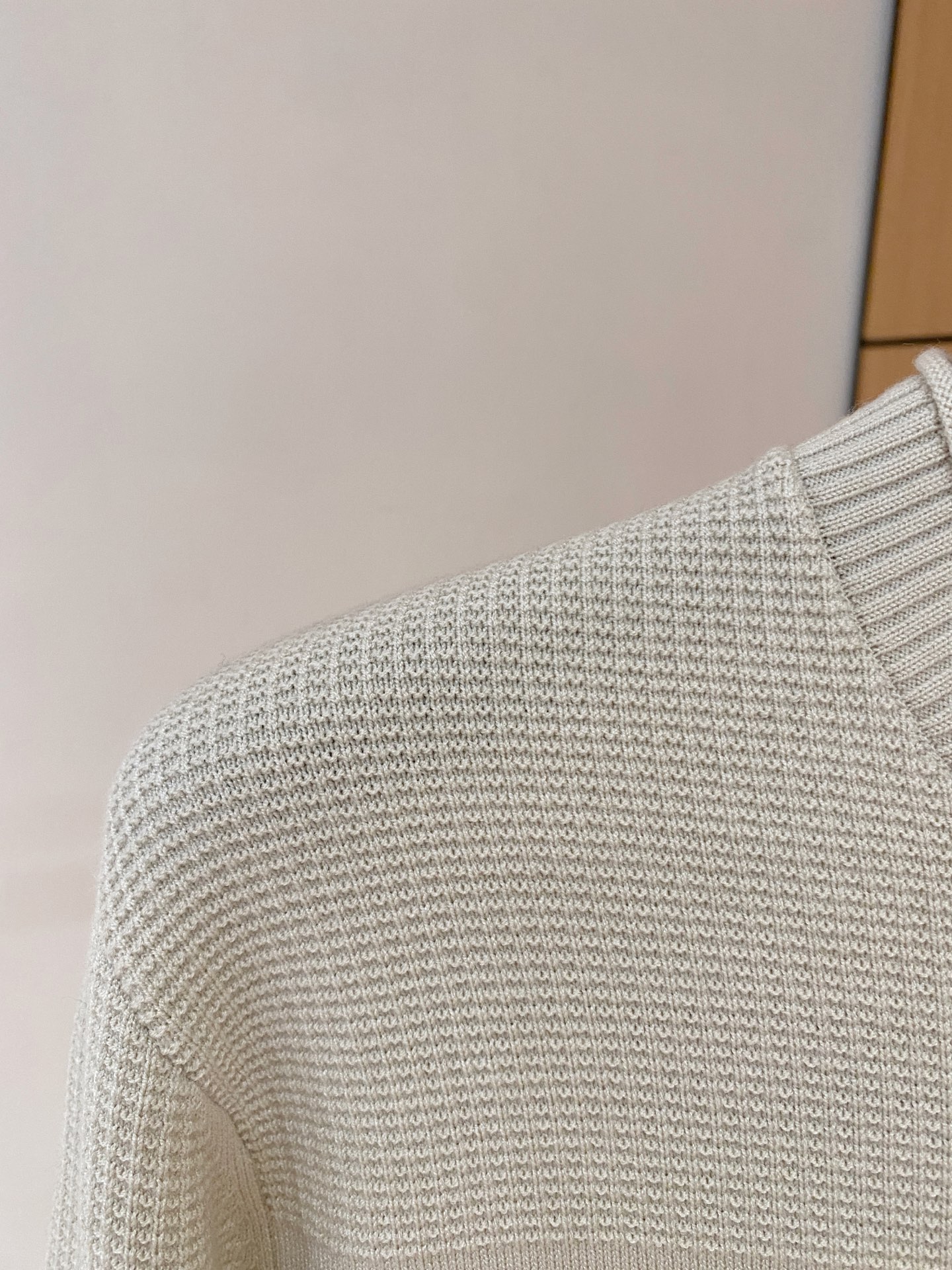 顶级品质>专柜官网同步发售！辅料全部原版定制出品，贸易公司真品订单。高级定制进口面料，以天然植物纖維提炼