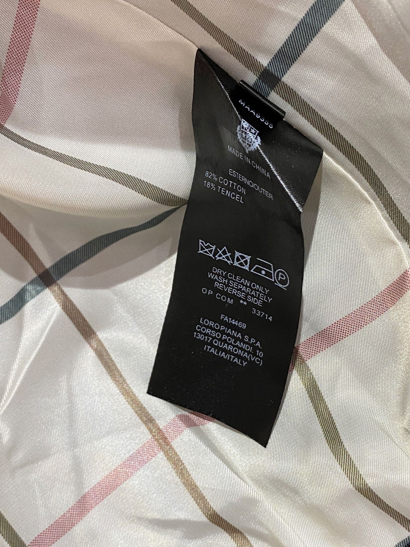 顶级品质>专柜官网同步发售！辅料全部原版定制出品，贸易公司真品订单。高级定制进口面料，以天然植物纖維提炼