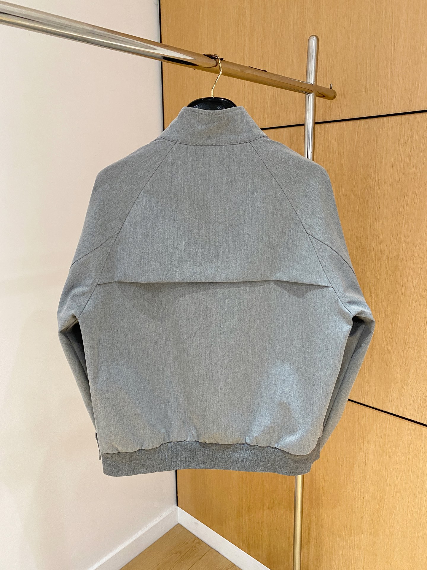 顶级品质>专柜官网同步发售！辅料全部原版定制出品，贸易公司真品订单。高级定制进口面料，以天然植物纖維提炼