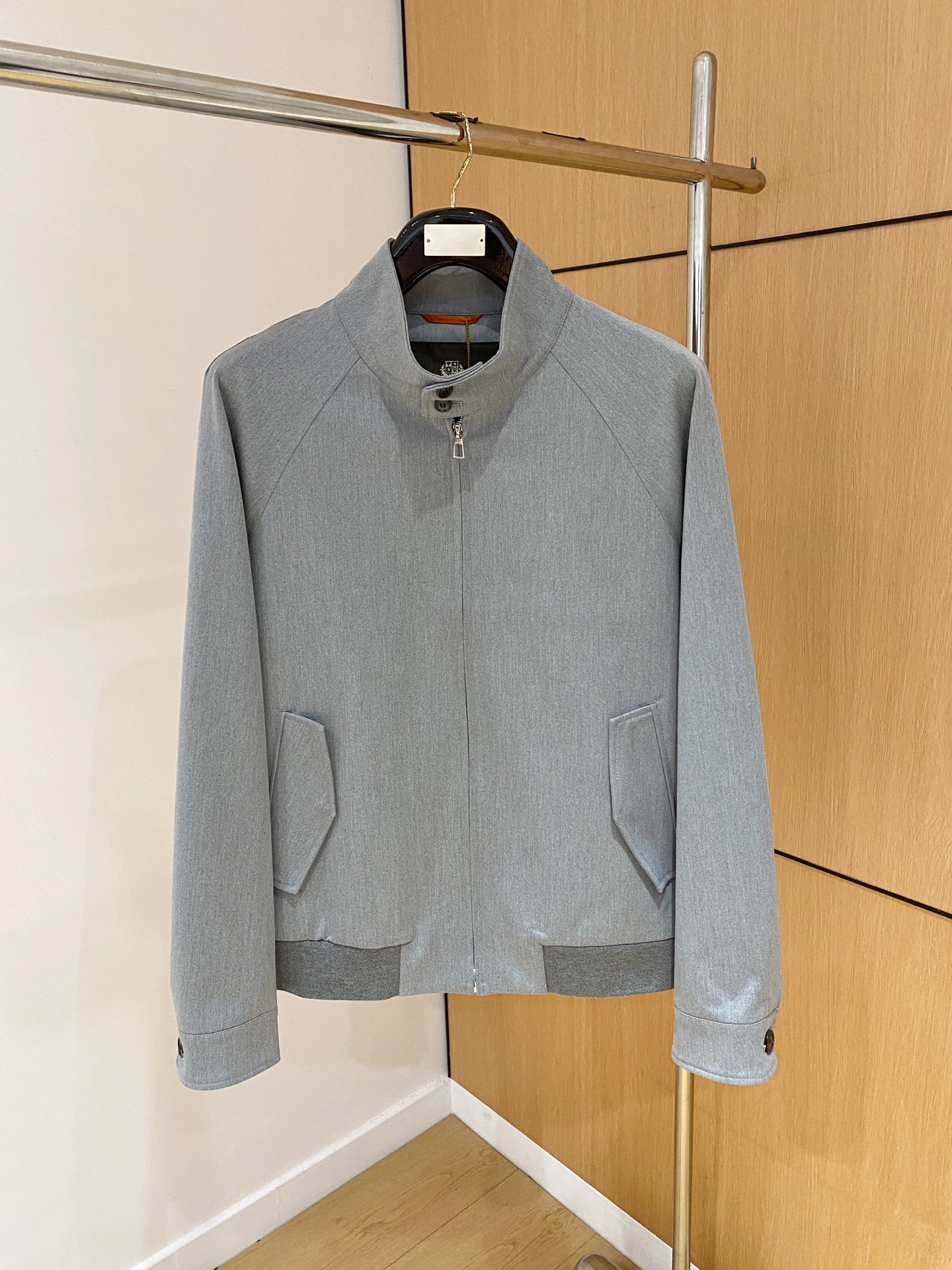 顶级品质>专柜官网同步发售！辅料全部原版定制出品，贸易公司真品订单。高级定制进口面料，以天然植物纖維提炼