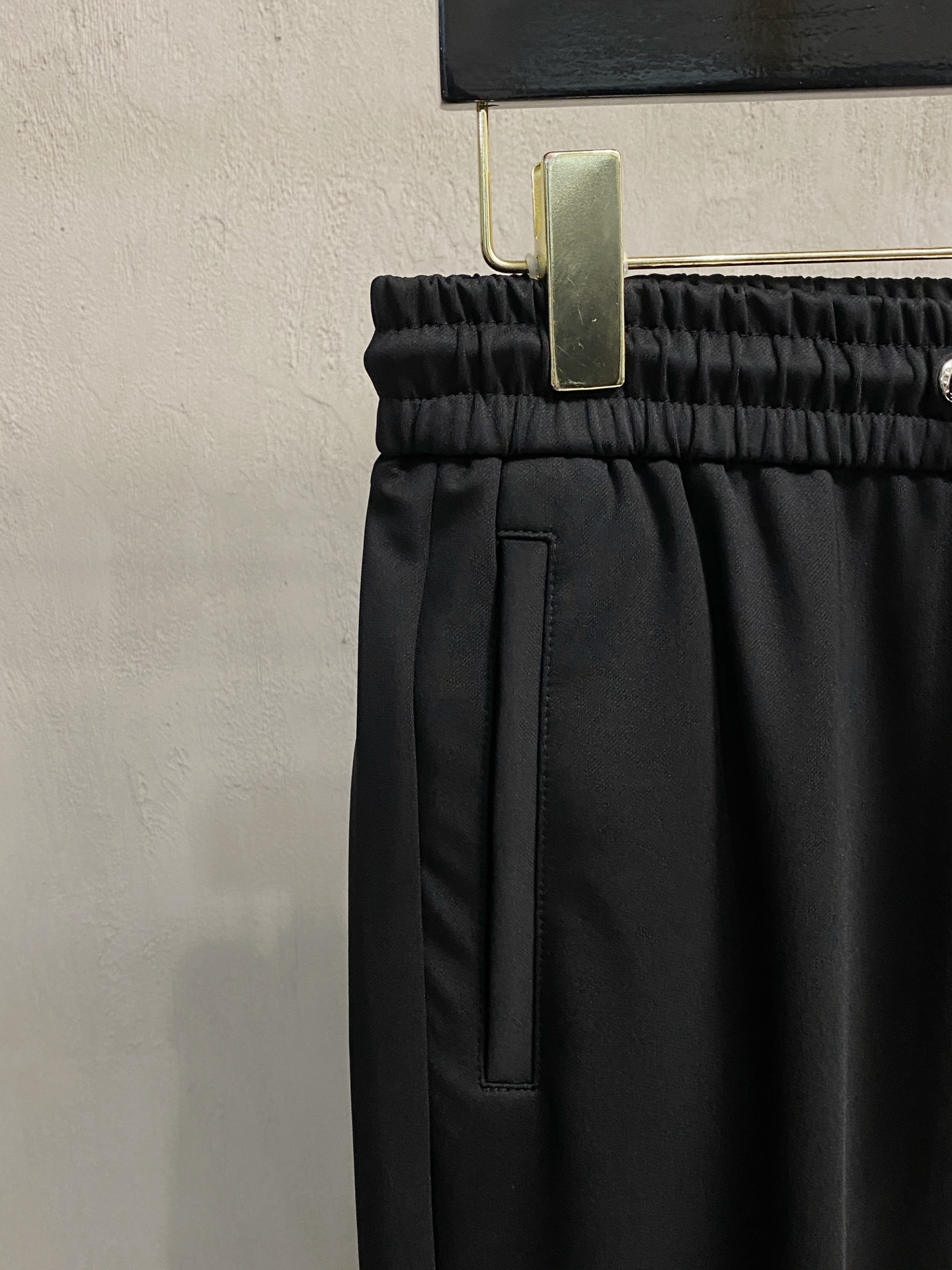 lP🆕💥独家专供新款休闲裤 高端版本！专柜定制面料 舒适度高，细节无可挑剔，品牌元素设计理念，体现高品质