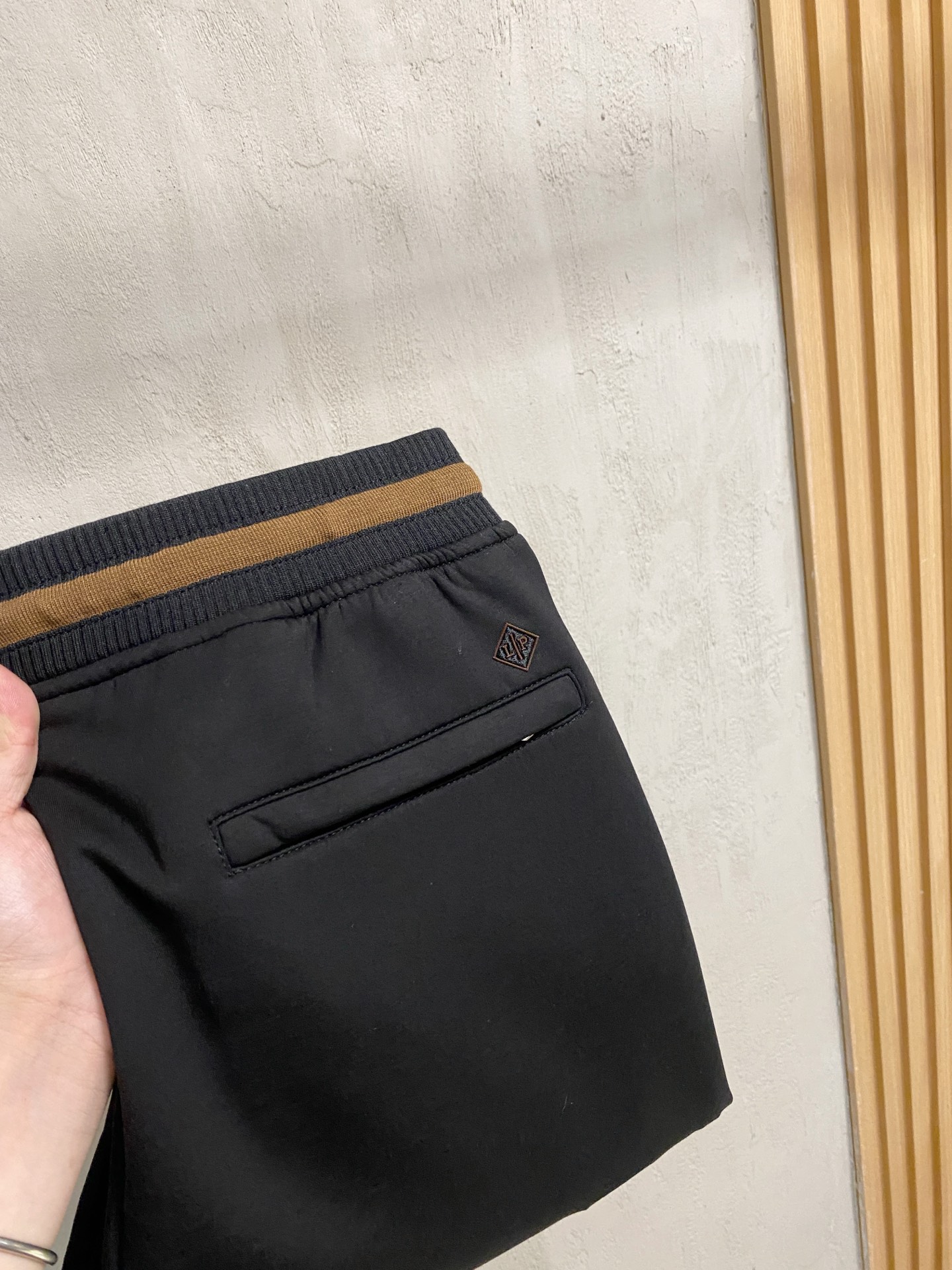 lP🆕💥独家专供新款休闲裤 高端版本！专柜定制面料 舒适度高，细节无可挑剔，品牌元素设计理念，体现高品质