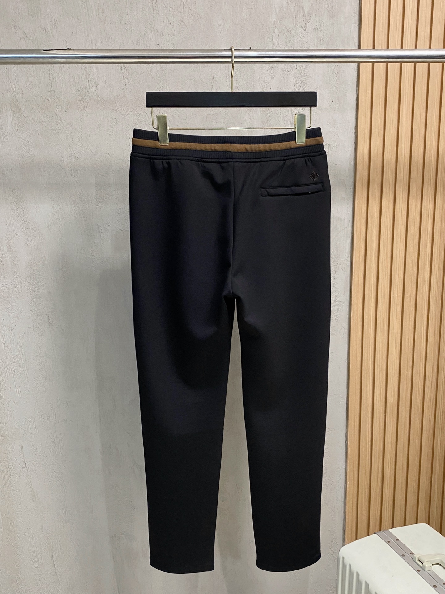 lP🆕💥独家专供新款休闲裤 高端版本！专柜定制面料 舒适度高，细节无可挑剔，品牌元素设计理念，体现高品质