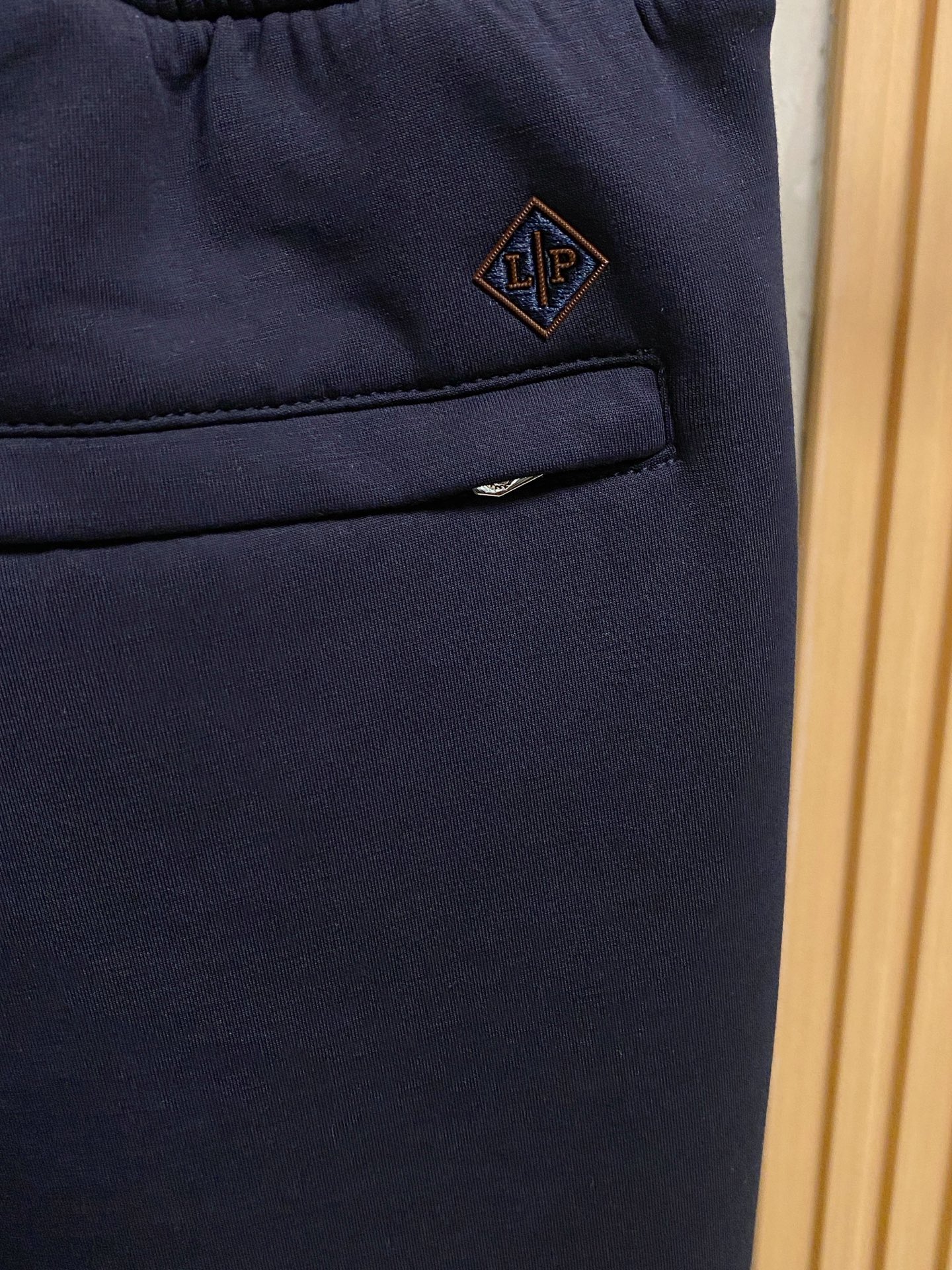 lP🆕💥独家专供新款休闲裤 高端版本！专柜定制面料 舒适度高，细节无可挑剔，品牌元素设计理念，体现高品质