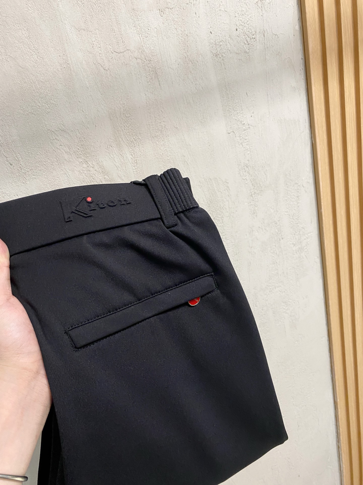 kiton💥独家专供新款休闲裤 高端版本！专柜定制面料 舒适度高，细节无可挑剔，品牌元素设计理念，体现高