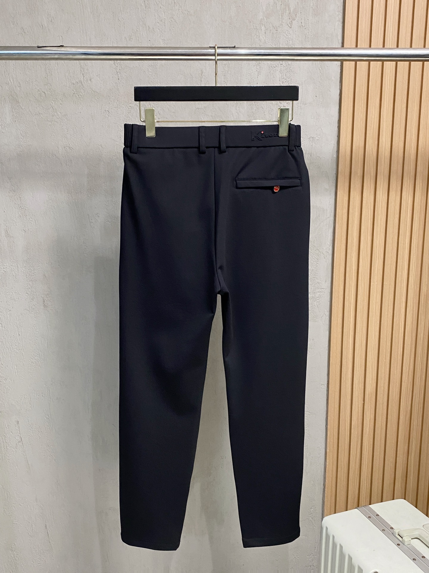 kiton💥独家专供新款休闲裤 高端版本！专柜定制面料 舒适度高，细节无可挑剔，品牌元素设计理念，体现高