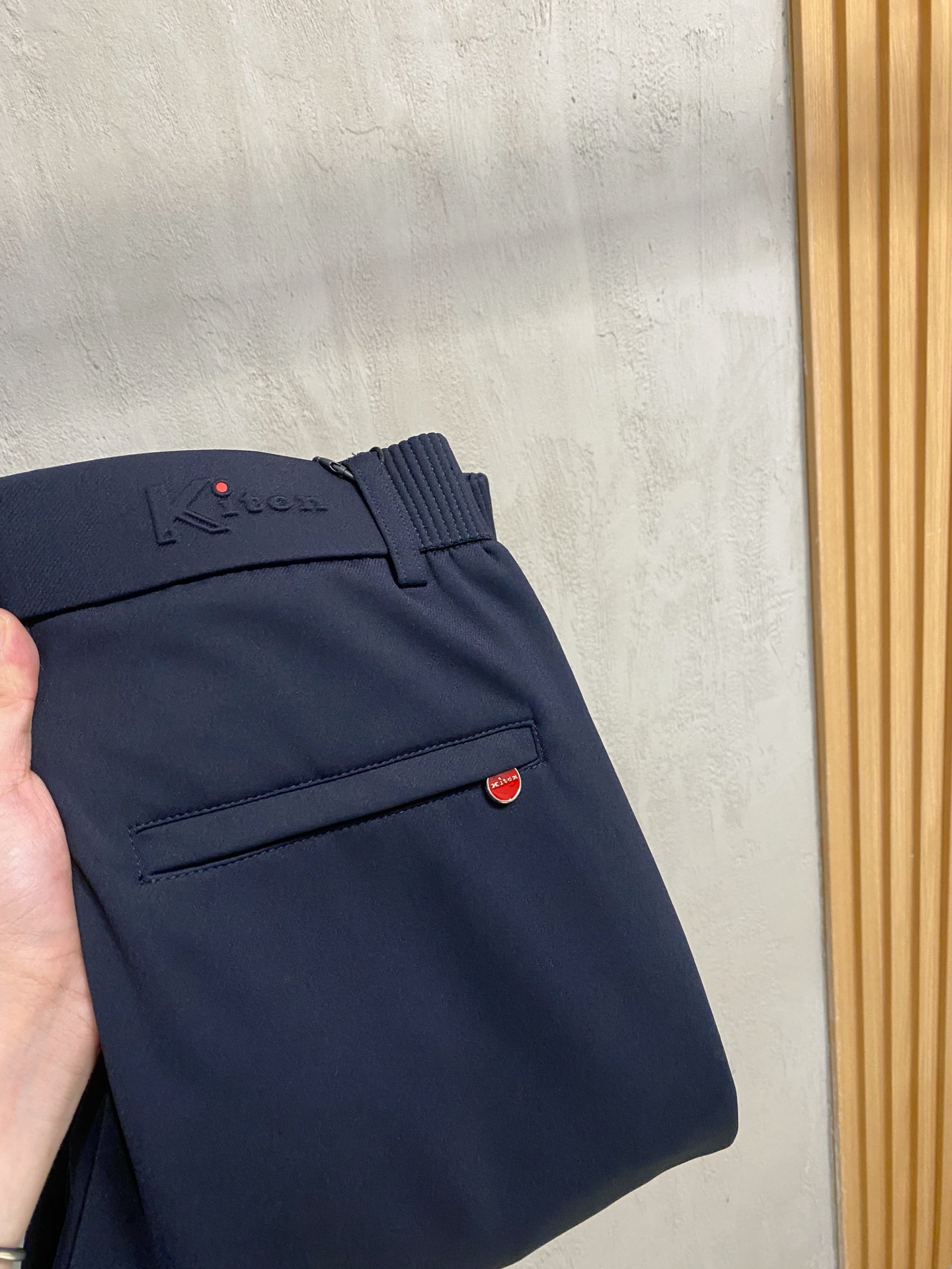 kiton💥独家专供新款休闲裤 高端版本！专柜定制面料 舒适度高，细节无可挑剔，品牌元素设计理念，体现高