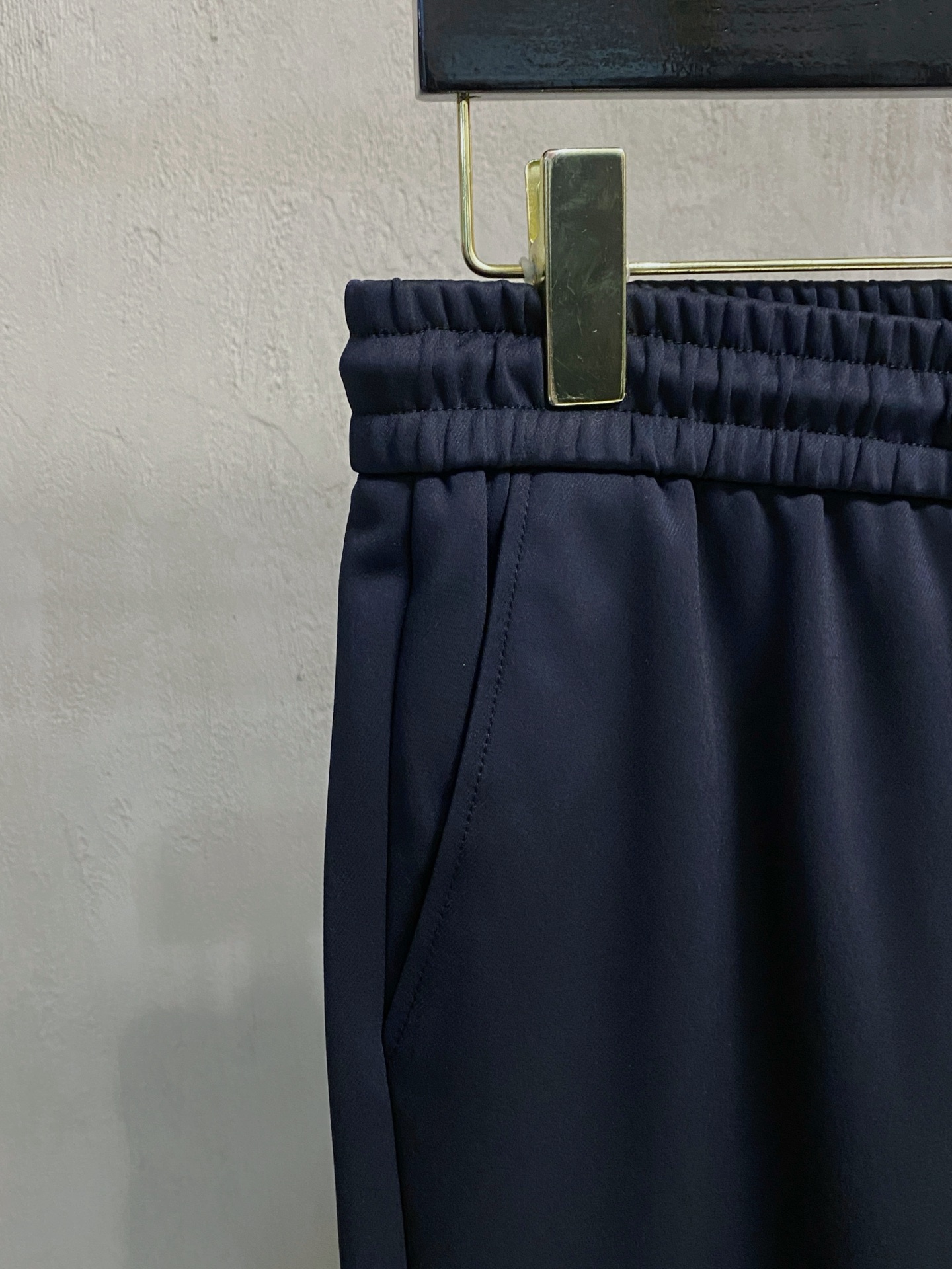 kiton 💥独家专供新款休闲裤 高端版本！专柜定制面料 舒适度高，细节无可挑剔，品牌元素设计理念，体现