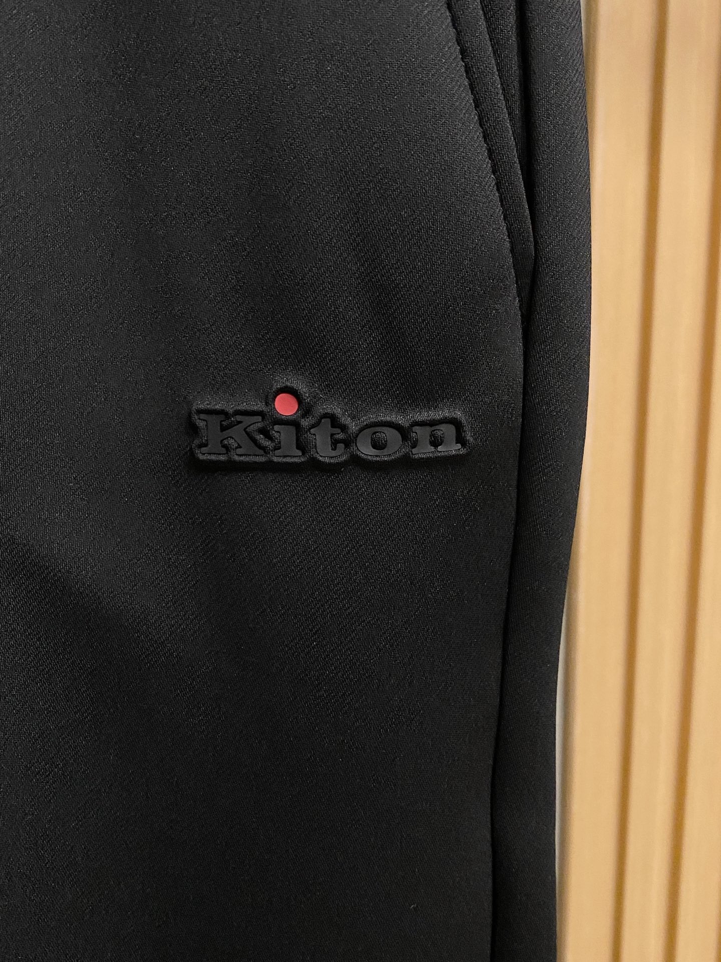 kiton 💥独家专供新款休闲裤 高端版本！专柜定制面料 舒适度高，细节无可挑剔，品牌元素设计理念，体现