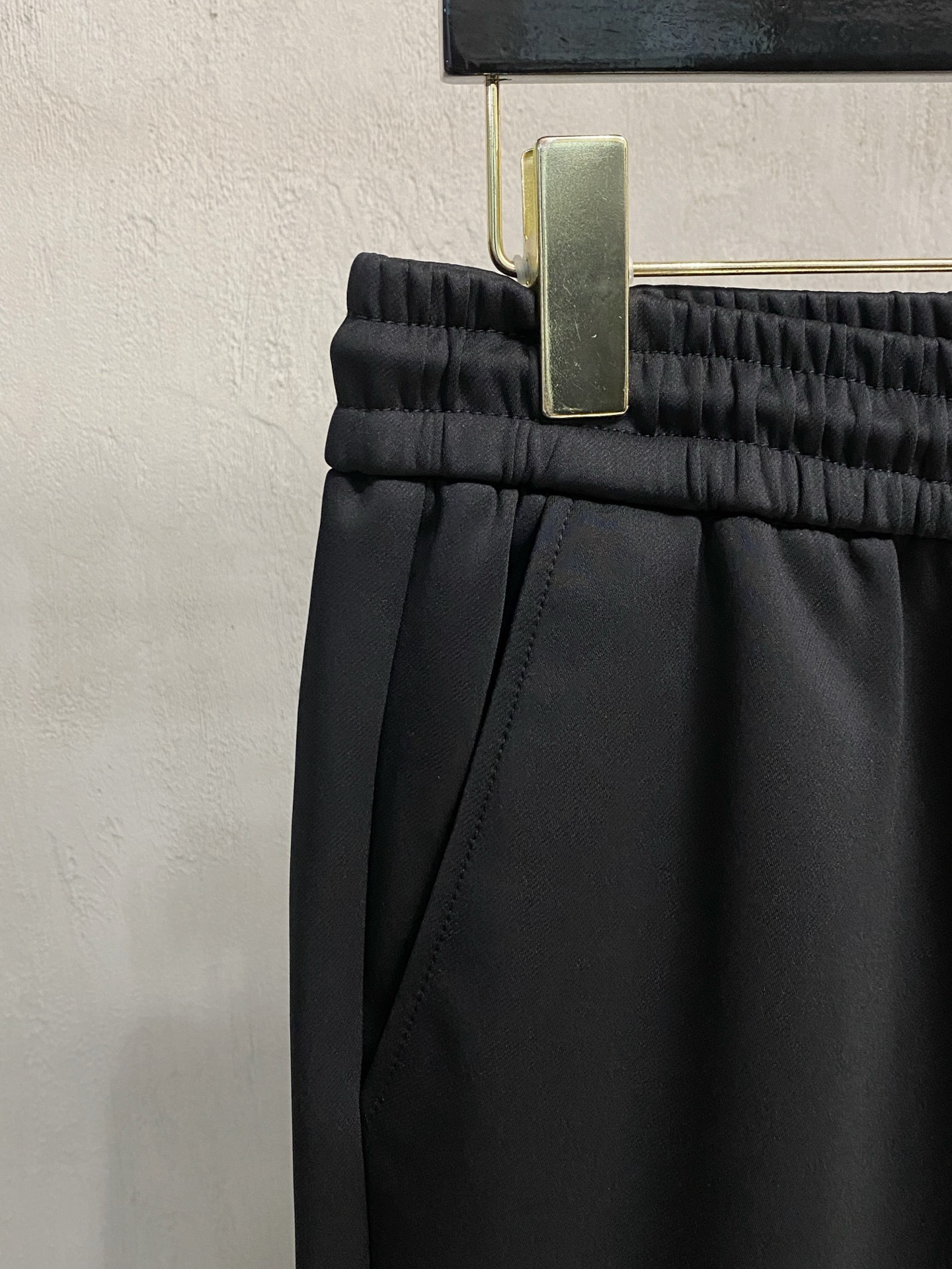 kiton 💥独家专供新款休闲裤 高端版本！专柜定制面料 舒适度高，细节无可挑剔，品牌元素设计理念，体现