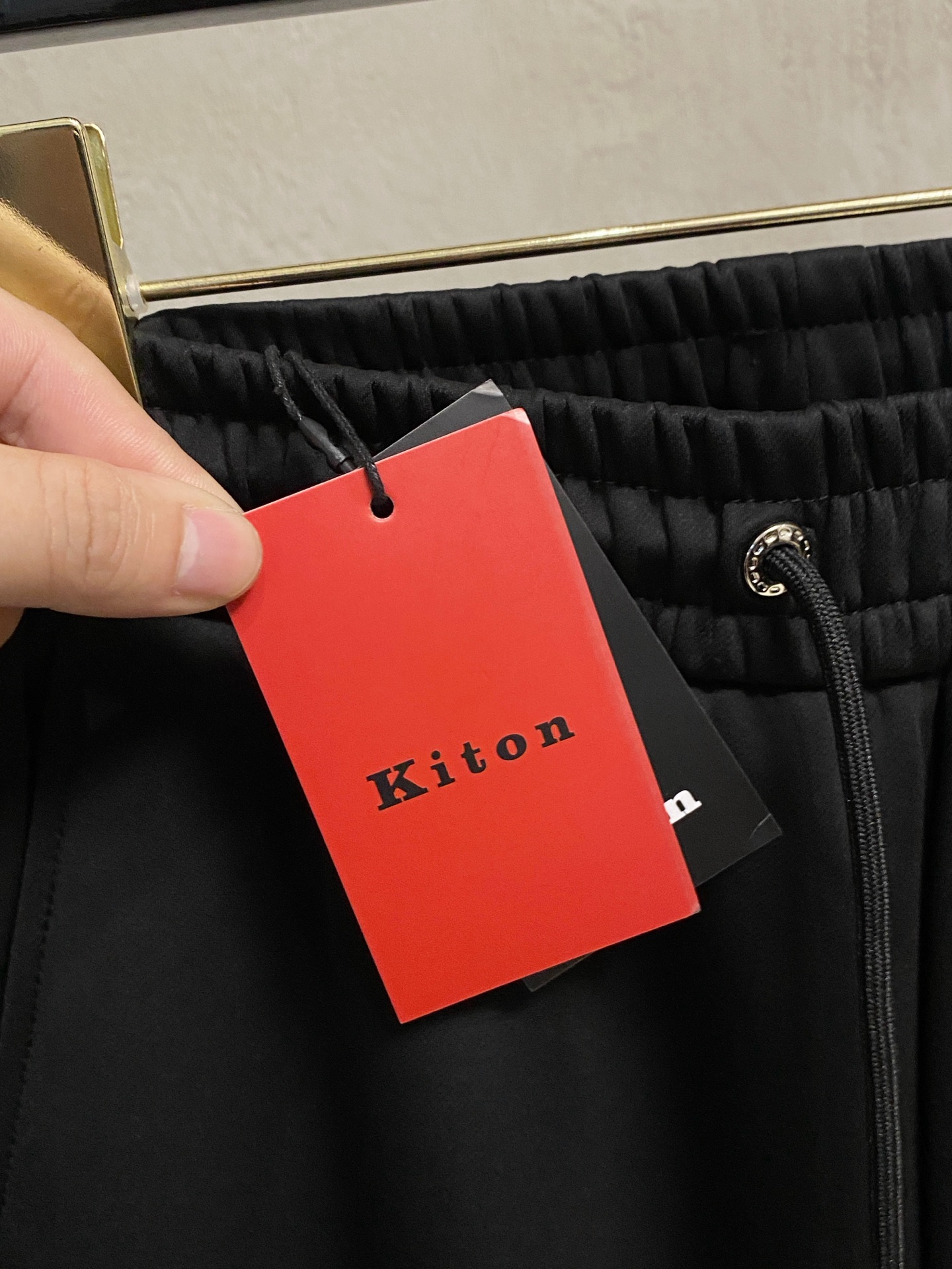 kiton 💥独家专供新款休闲裤 高端版本！专柜定制面料 舒适度高，细节无可挑剔，品牌元素设计理念，体现