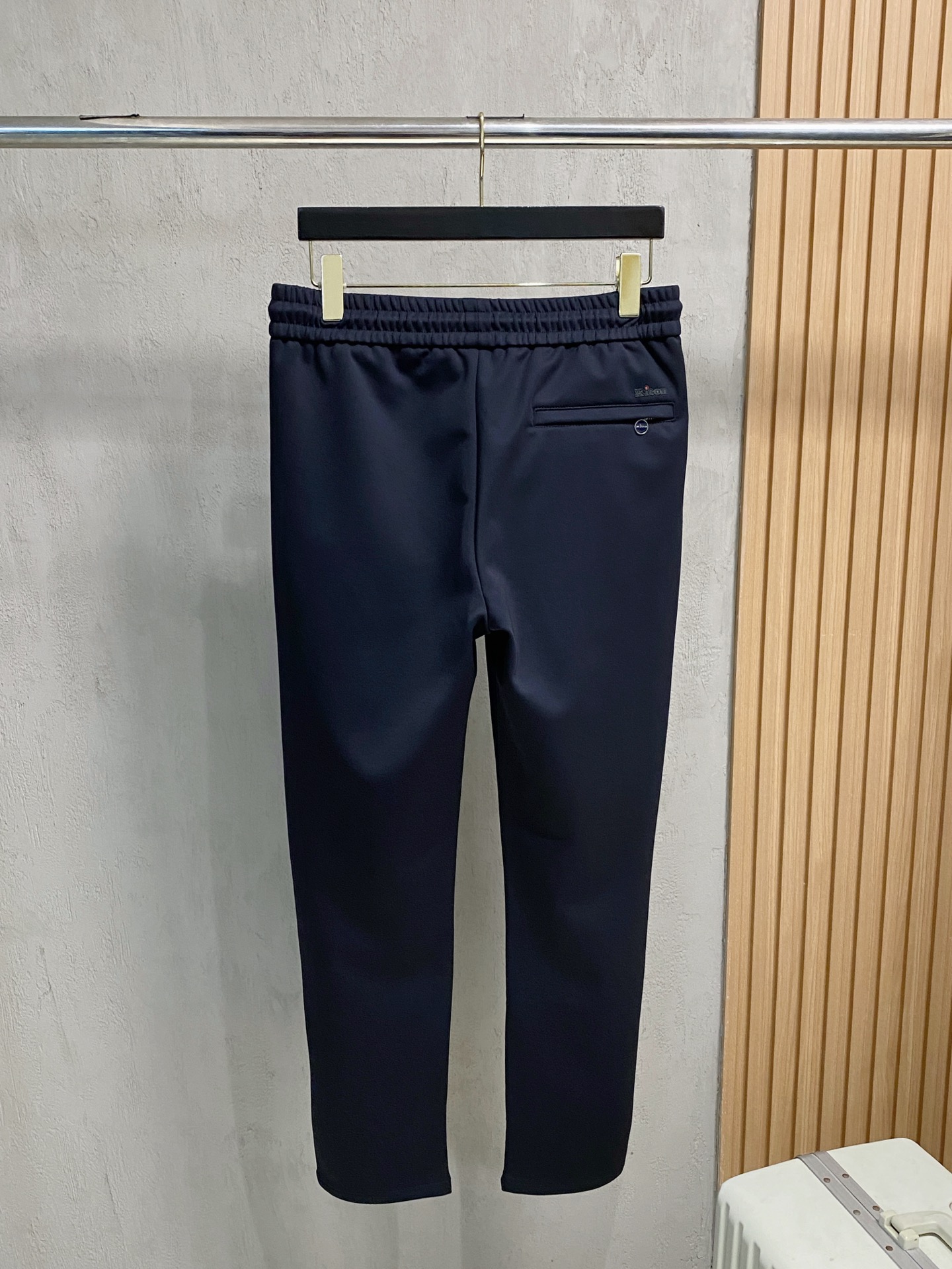 kiton 💥独家专供新款休闲裤 高端版本！专柜定制面料 舒适度高，细节无可挑剔，品牌元素设计理念，体现