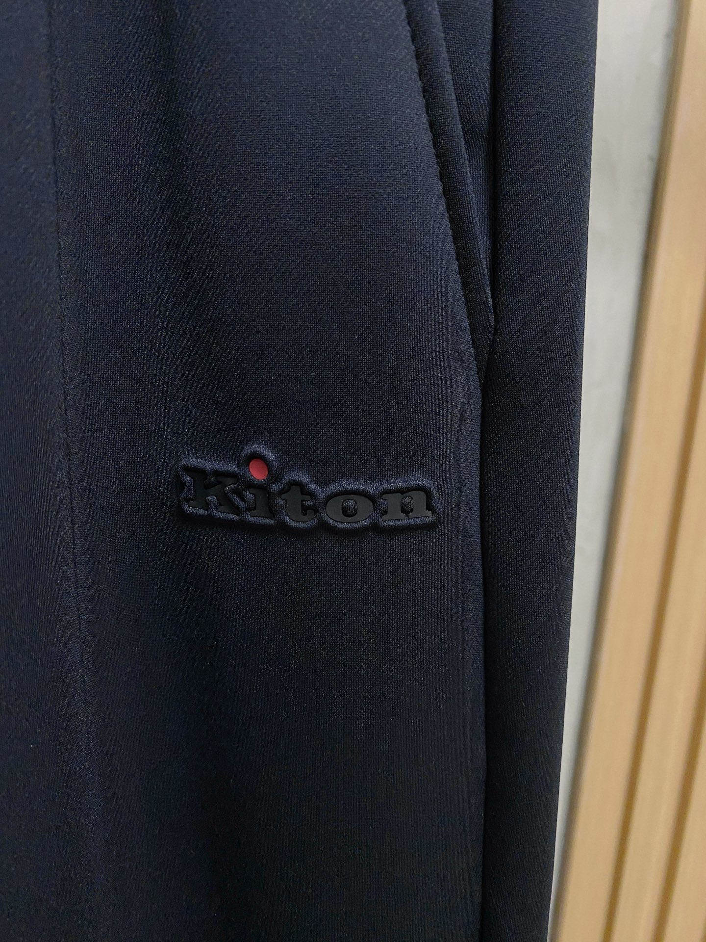 kiton 💥独家专供新款休闲裤 高端版本！专柜定制面料 舒适度高，细节无可挑剔，品牌元素设计理念，体现