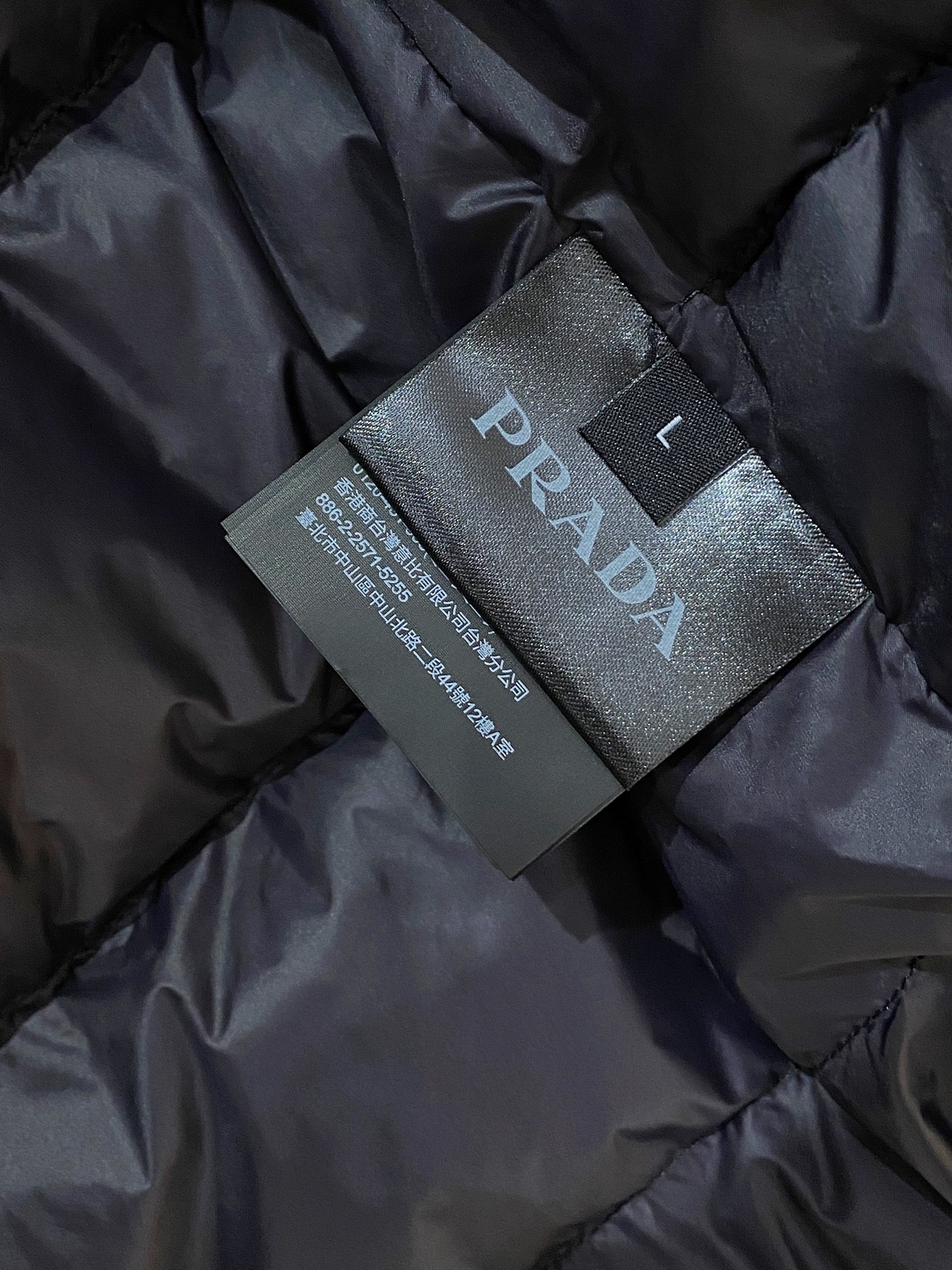 。普拉达2025秋冬新款🆕原版1:1订制五金配件全进口原版定制 欢迎专柜对比 绝对的高品质 采用顶级95