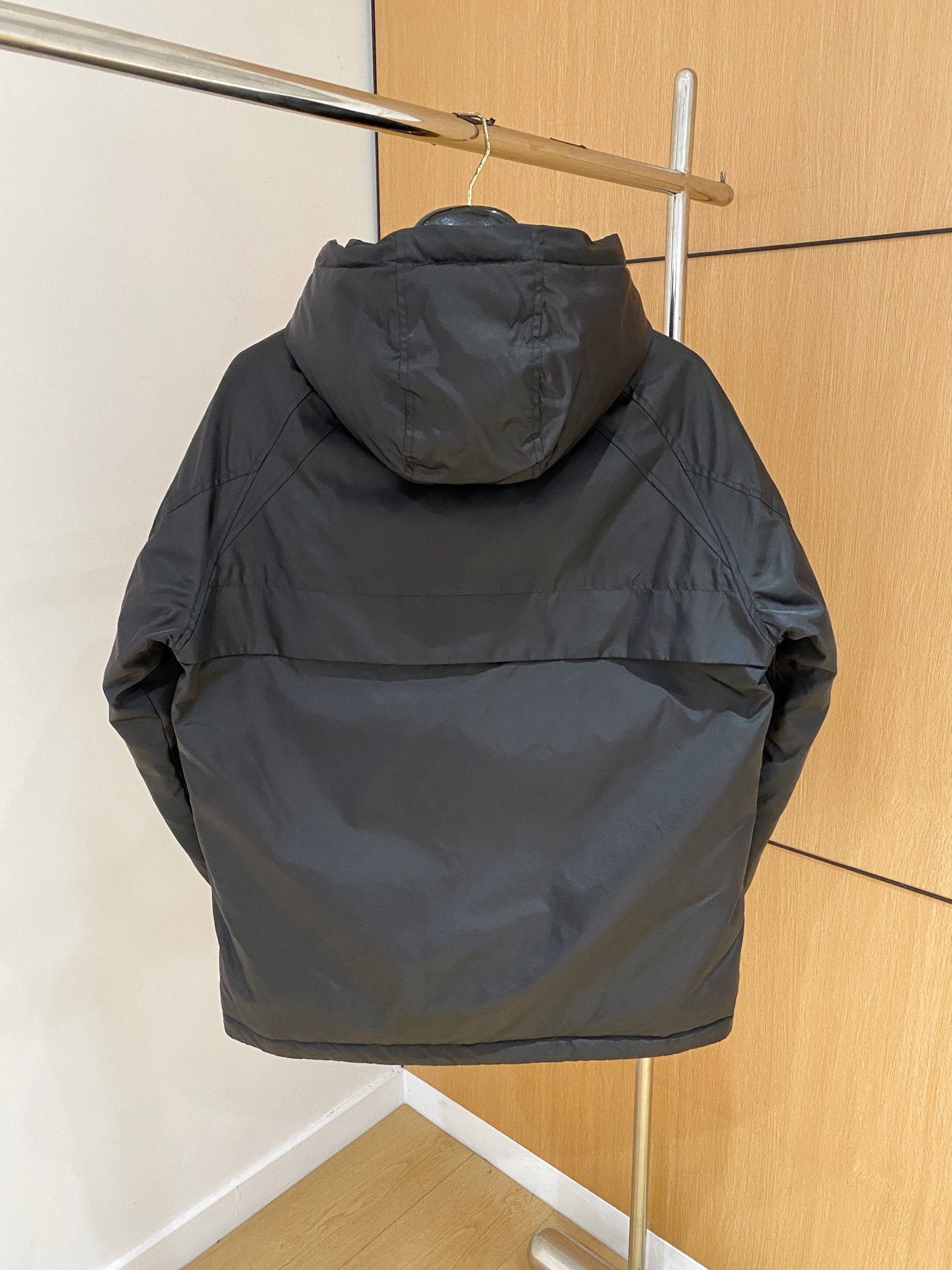 。普拉达2025秋冬新款🆕原版1:1订制五金配件全进口原版定制 欢迎专柜对比 绝对的高品质 采用顶级95